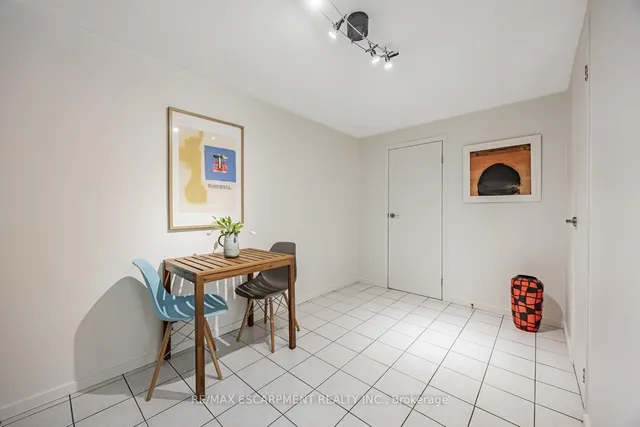 Additional property image - 35 Woodenhill Crt