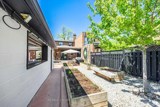 Additional property image - 35 Woodenhill Crt