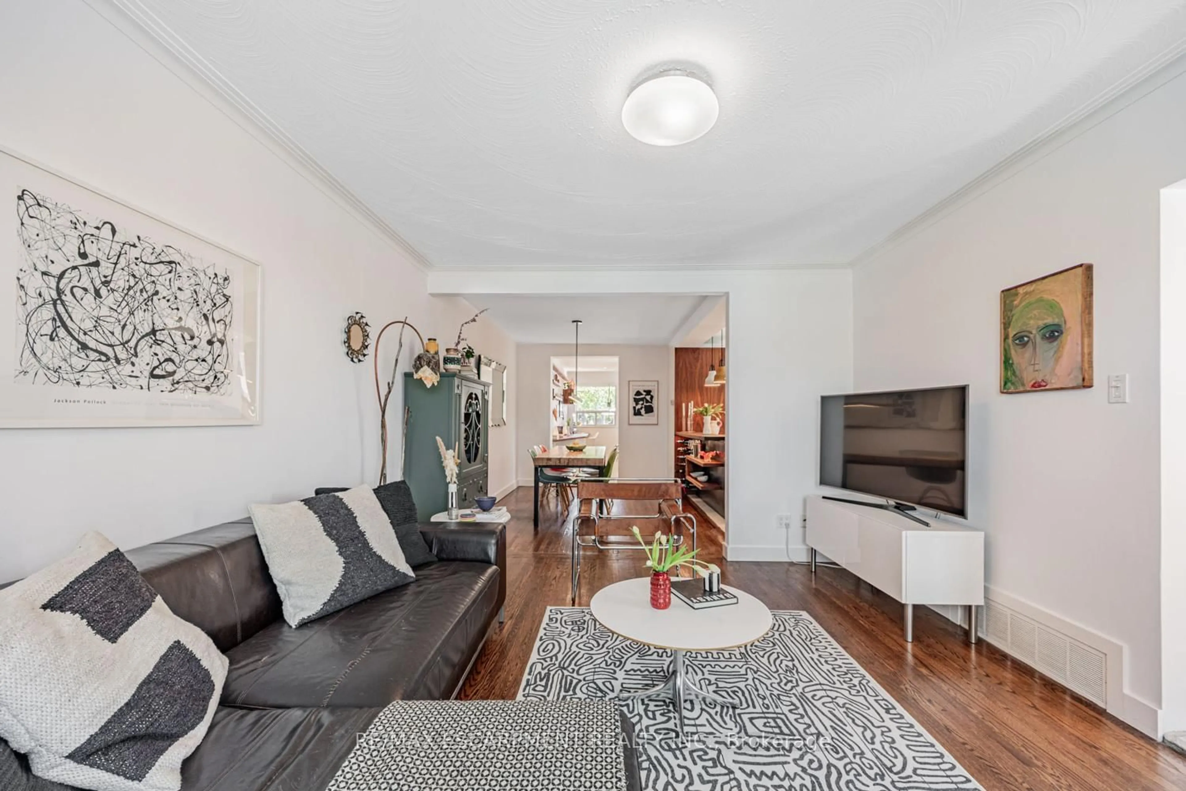 Living room with furniture, unknown for 35 Woodenhill Crt, Toronto Ontario M6M 1K6
