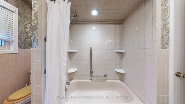 Additional property image - 3644 Logmoss Cres