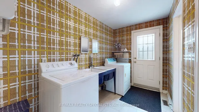 Additional property image - 3644 Logmoss Cres