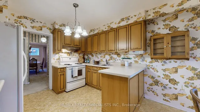 Additional property image - 3644 Logmoss Cres