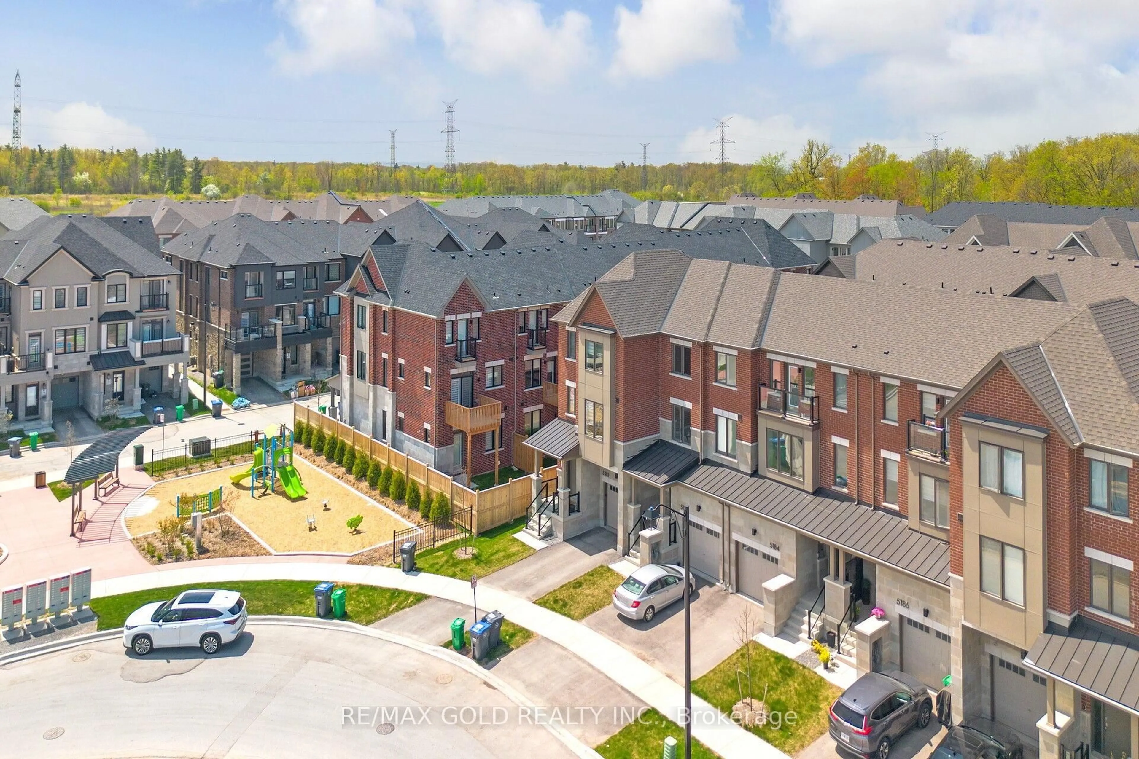 A pic from outside/outdoor area/front of a property/back of a property/a pic from drone, unknown for 5184 Viola Desmond Dr, Mississauga Ontario L5M 0R5