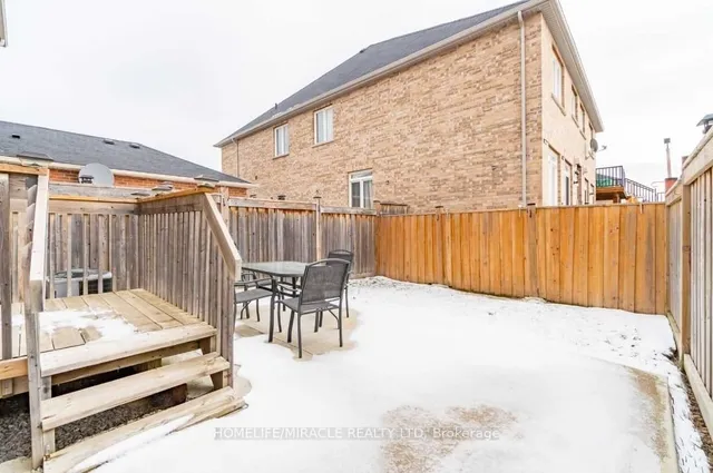 Additional property image - 11 Lorenzo Circ