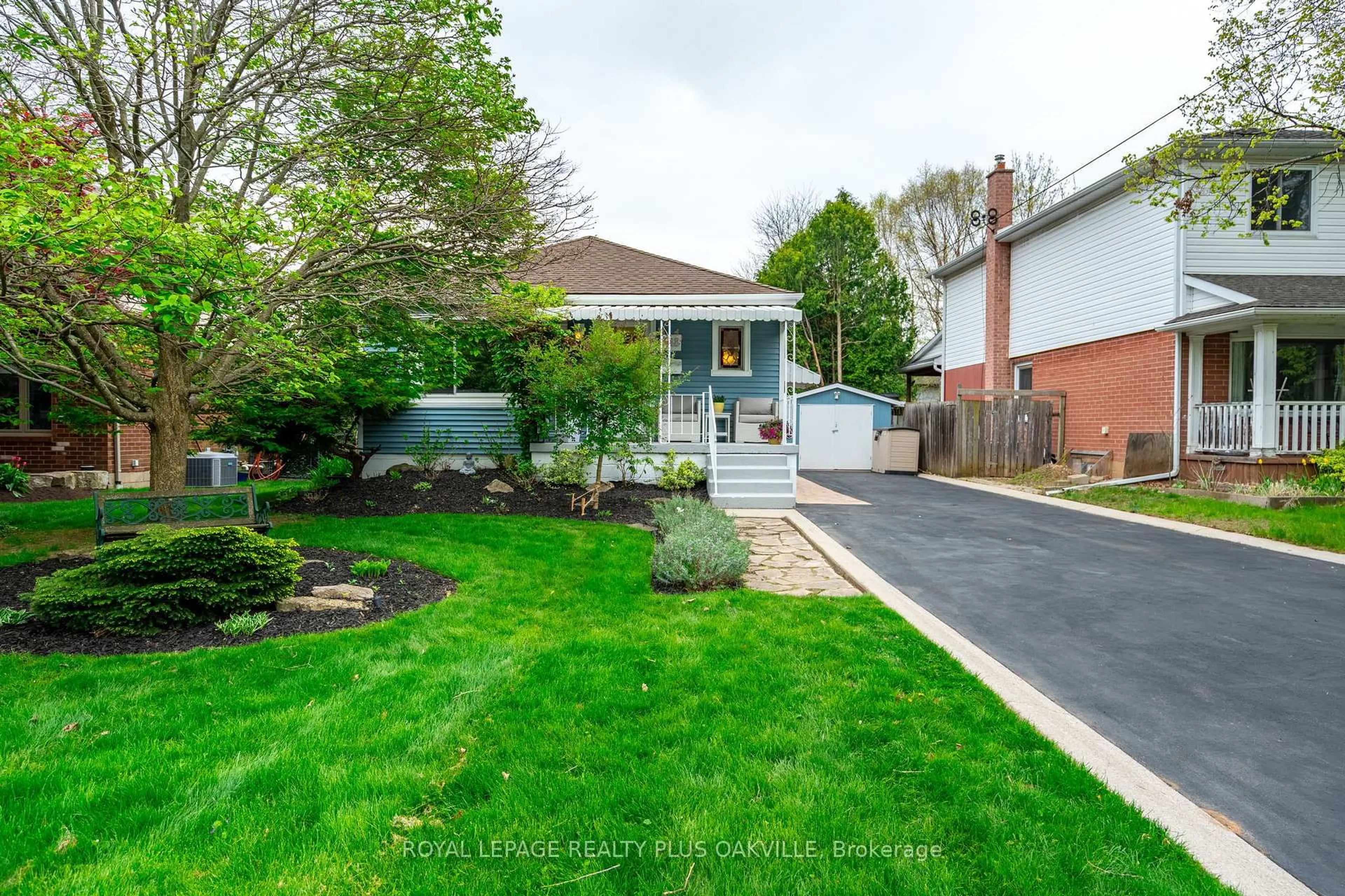 Unknown for 548 Regina Dr, Burlington Ontario L7S 1L6