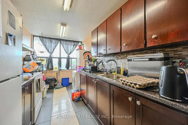 Additional property image - 21 Knightsbridge Rd Unit 403