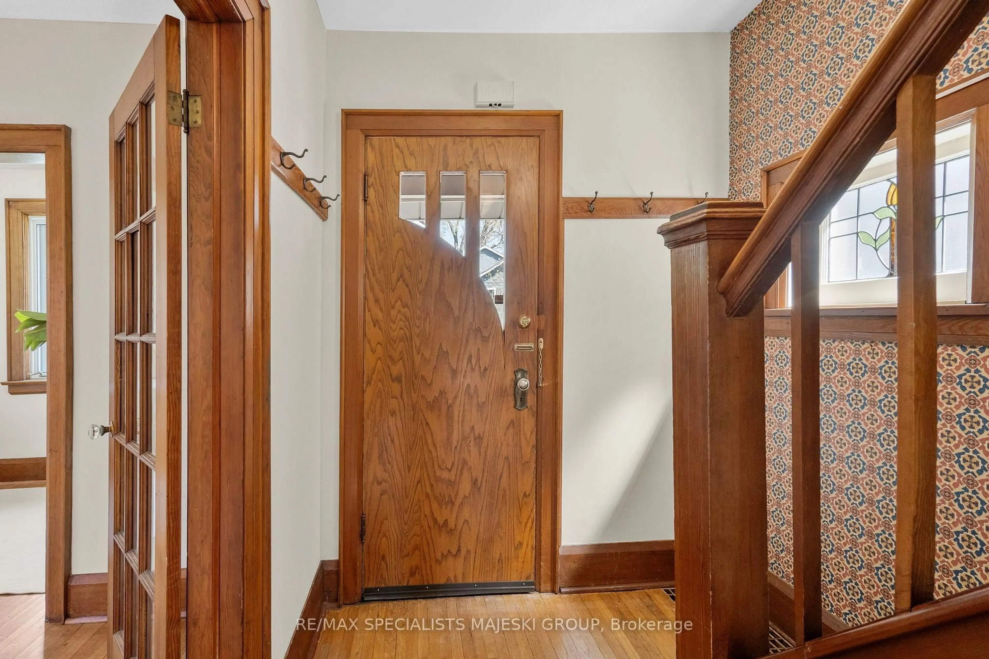 Indoor entryway for 11 Struthers St, Toronto Ontario M8V 1Y2