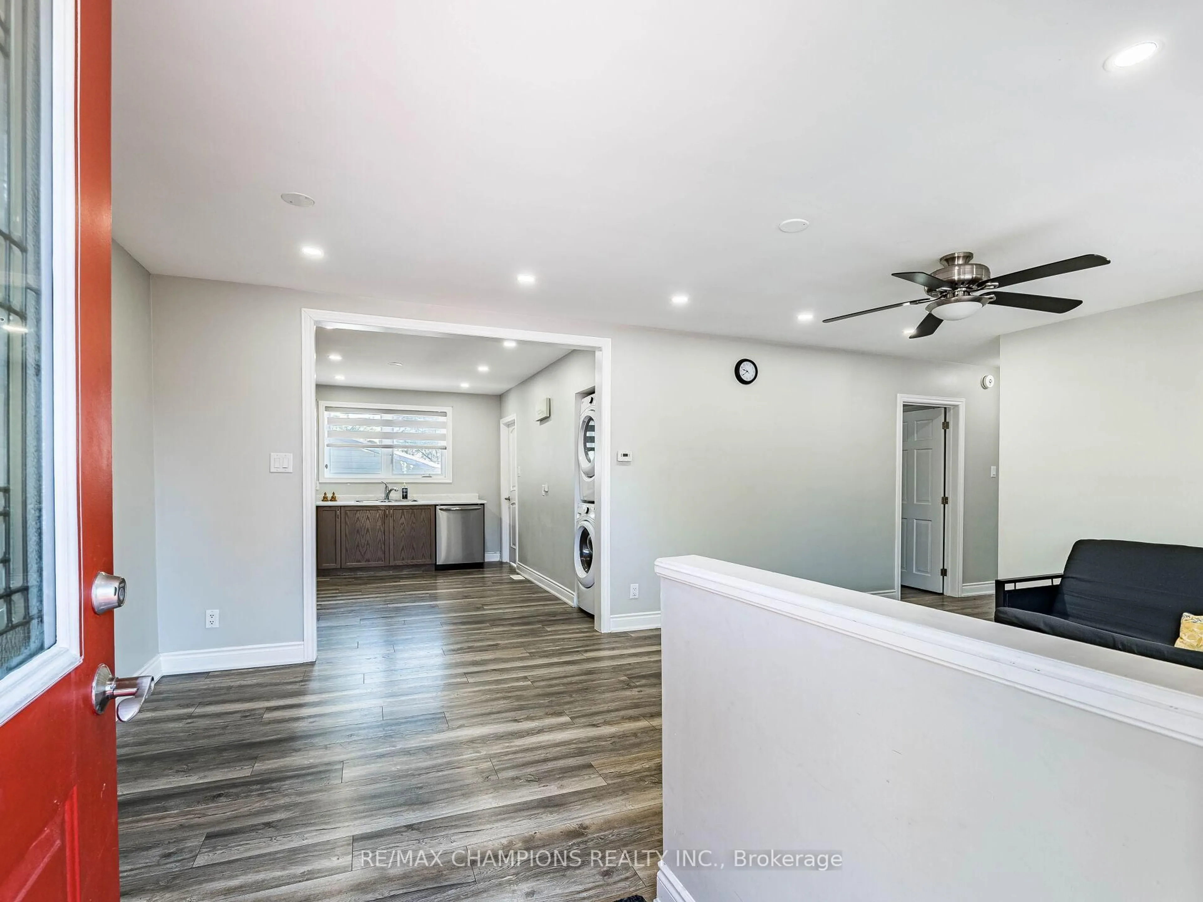 Open concept kitchen, unknown for 12 Gower Crt, Halton Hills Ontario L7G 4L5