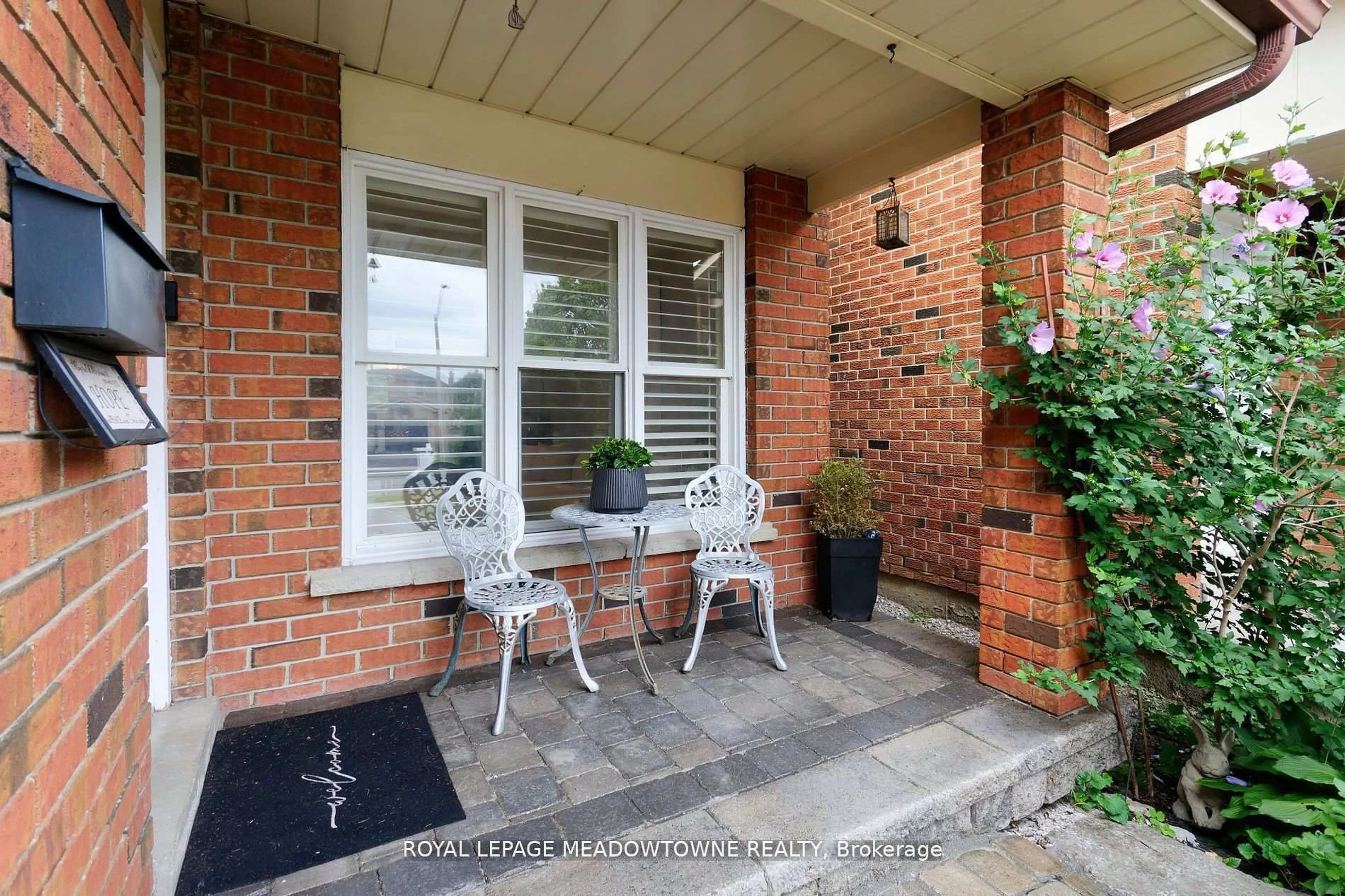 Unknown for 4320 Shelby Cres, Mississauga Ontario L4W 3T3