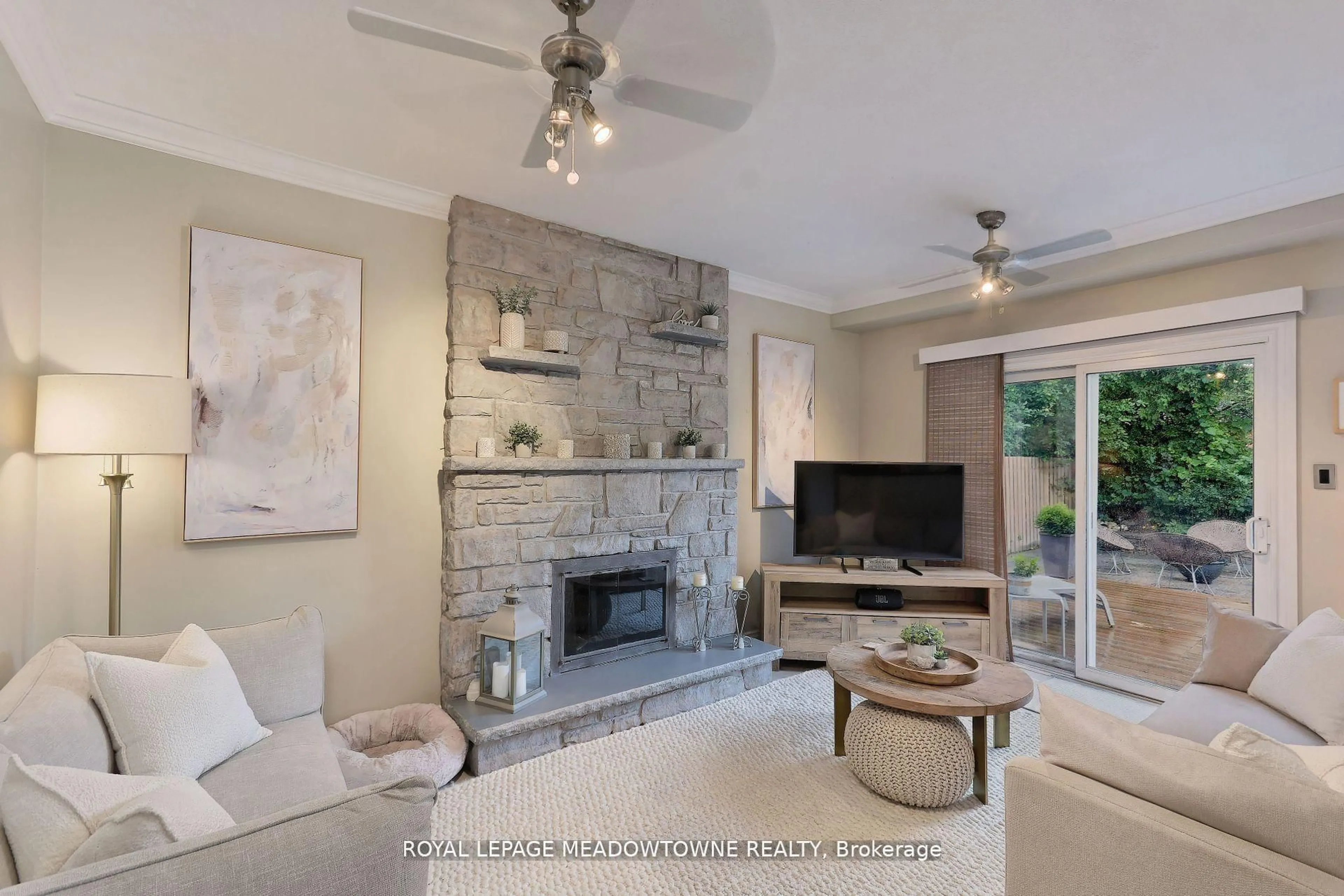 Living room with furniture, ceramic/tile floor for 4320 Shelby Cres, Mississauga Ontario L4W 3T3