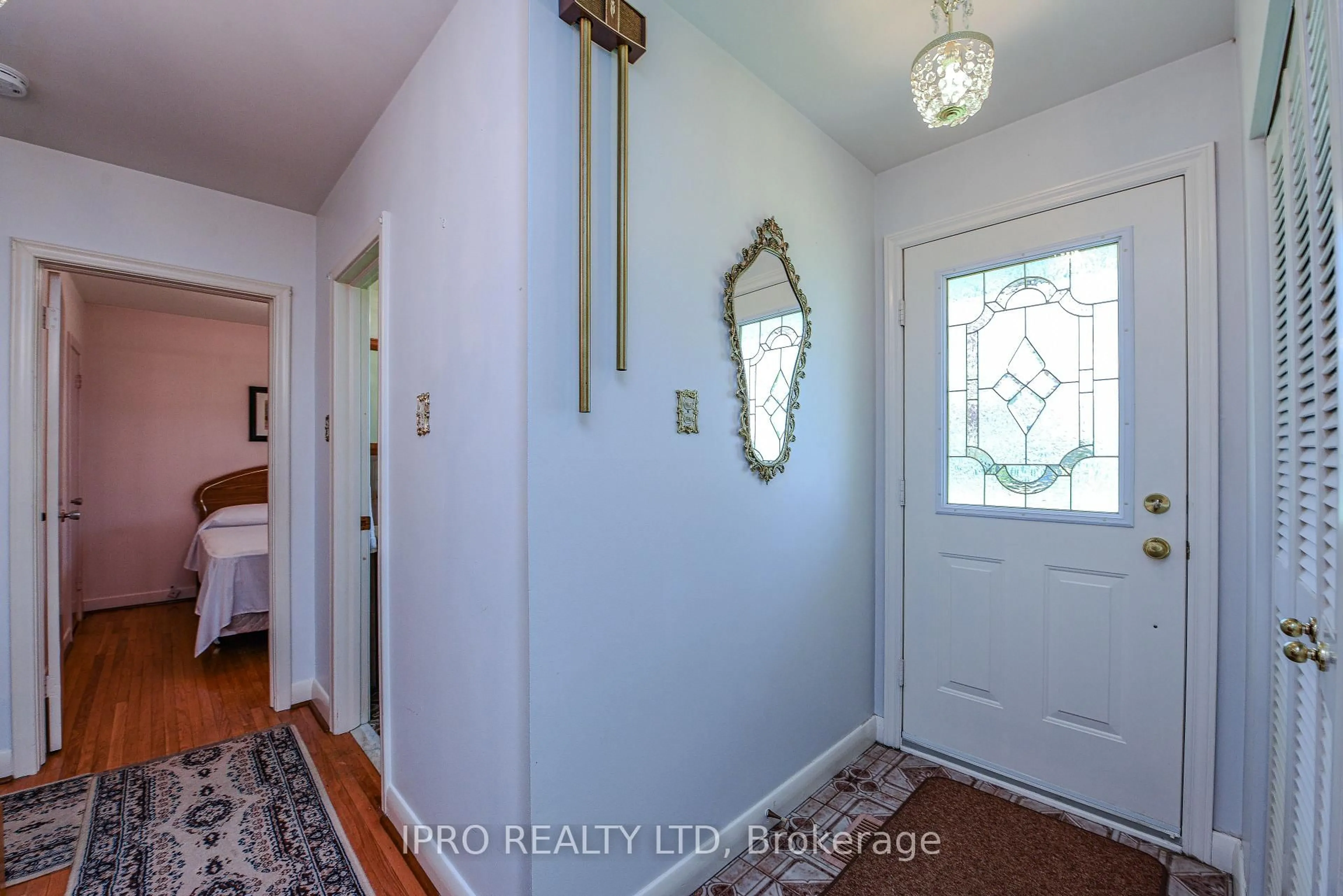 Indoor entryway for 13 Morpeth Rd, Brampton Ontario L6W 2Z3