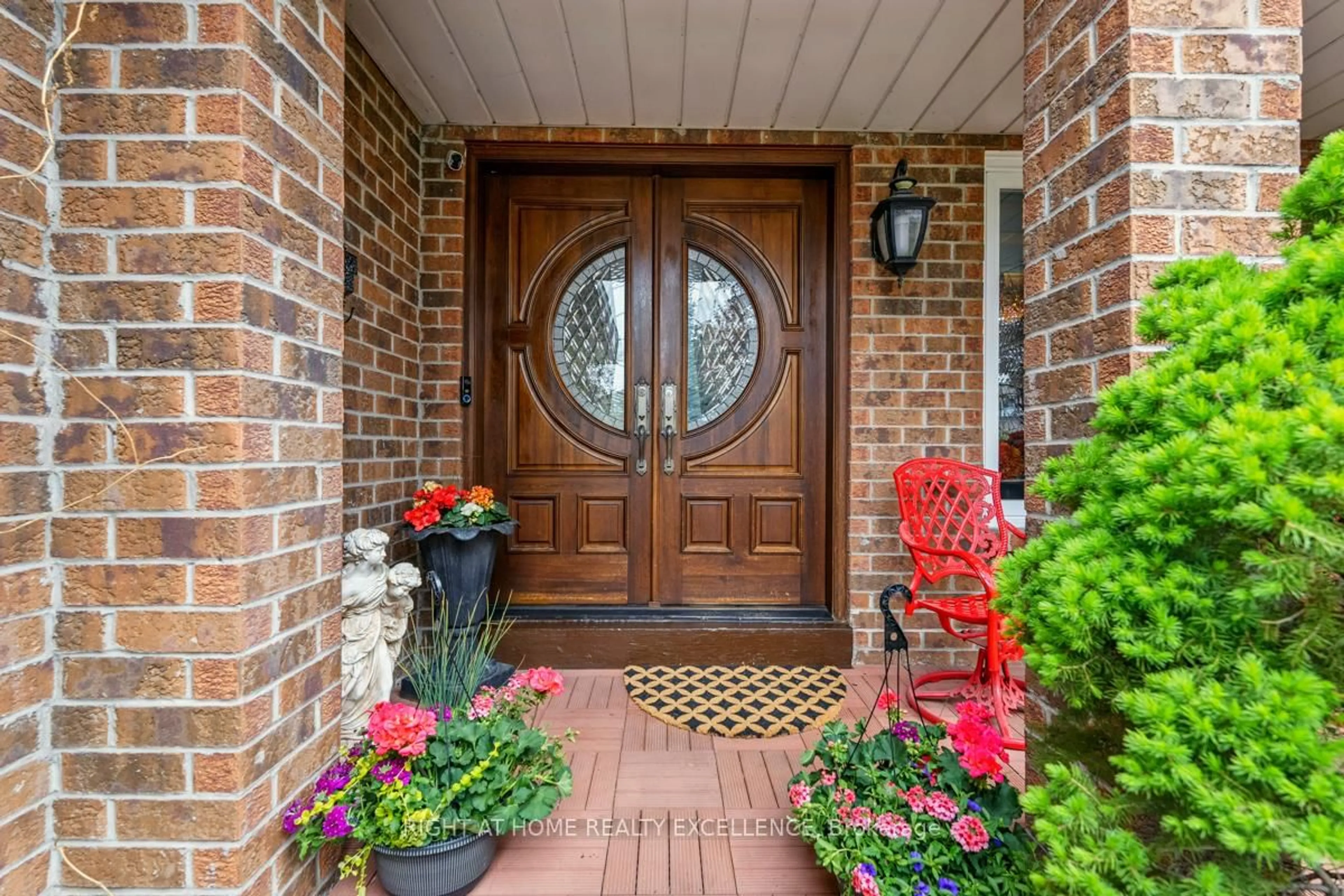 Indoor entryway for 4 Peggy Anne Cove N/A, Brampton Ontario L6S 5E4