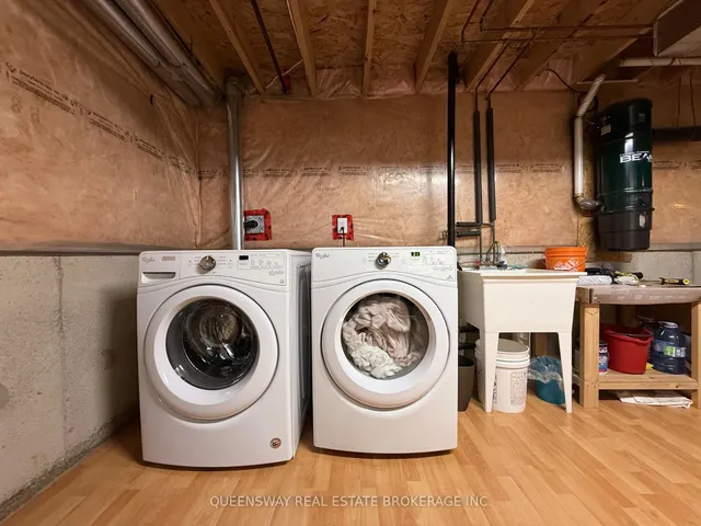 Additional property image - 82 Roxton Rd