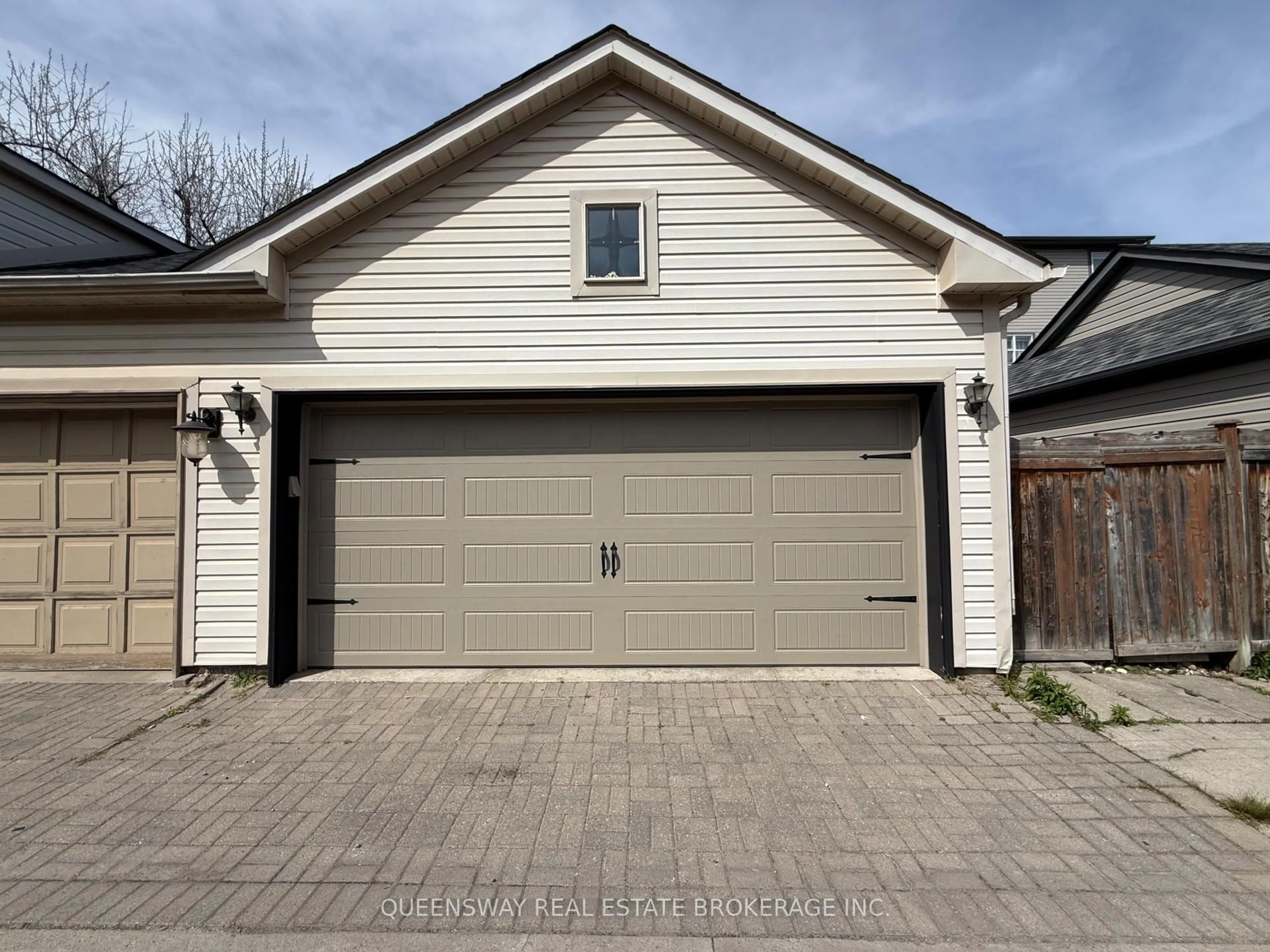 Indoor garage for 82 Roxton Rd, Oakville Ontario L6H 7A1