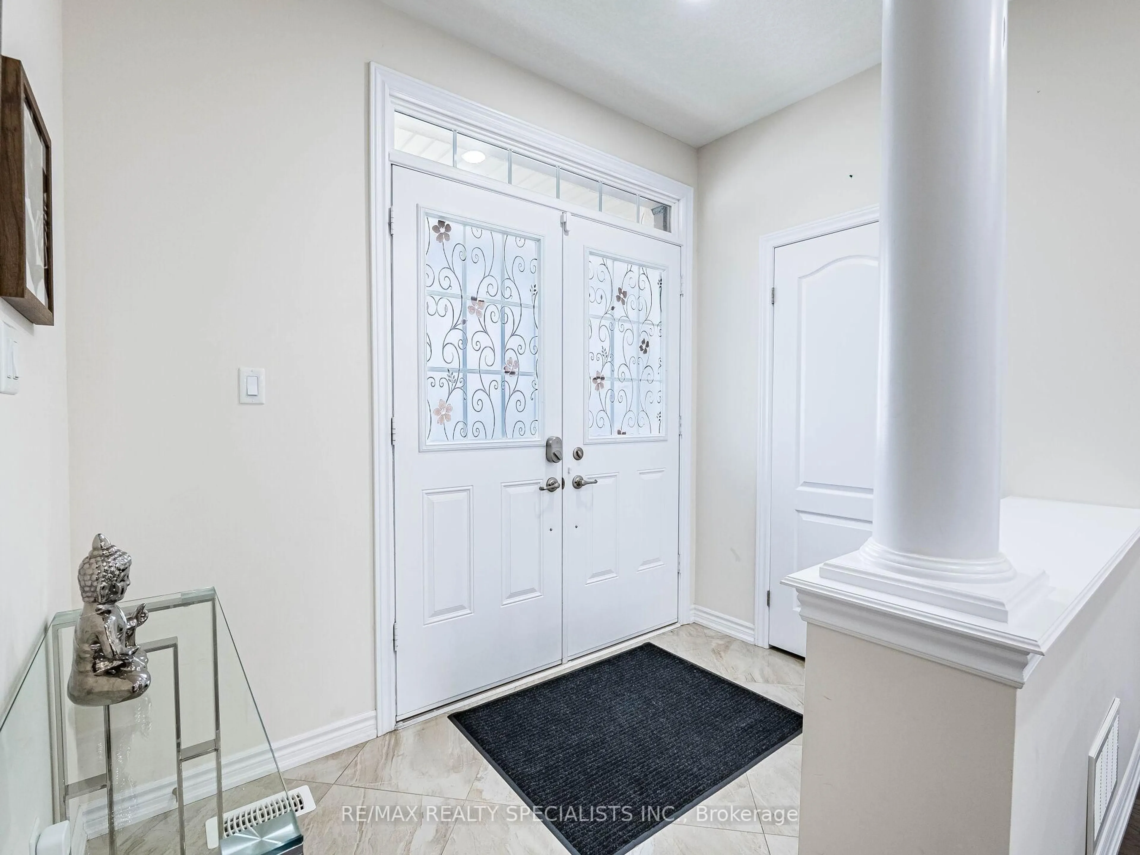 Indoor entryway for 23 Henry Moody Dr, Brampton Ontario L7A 5A8