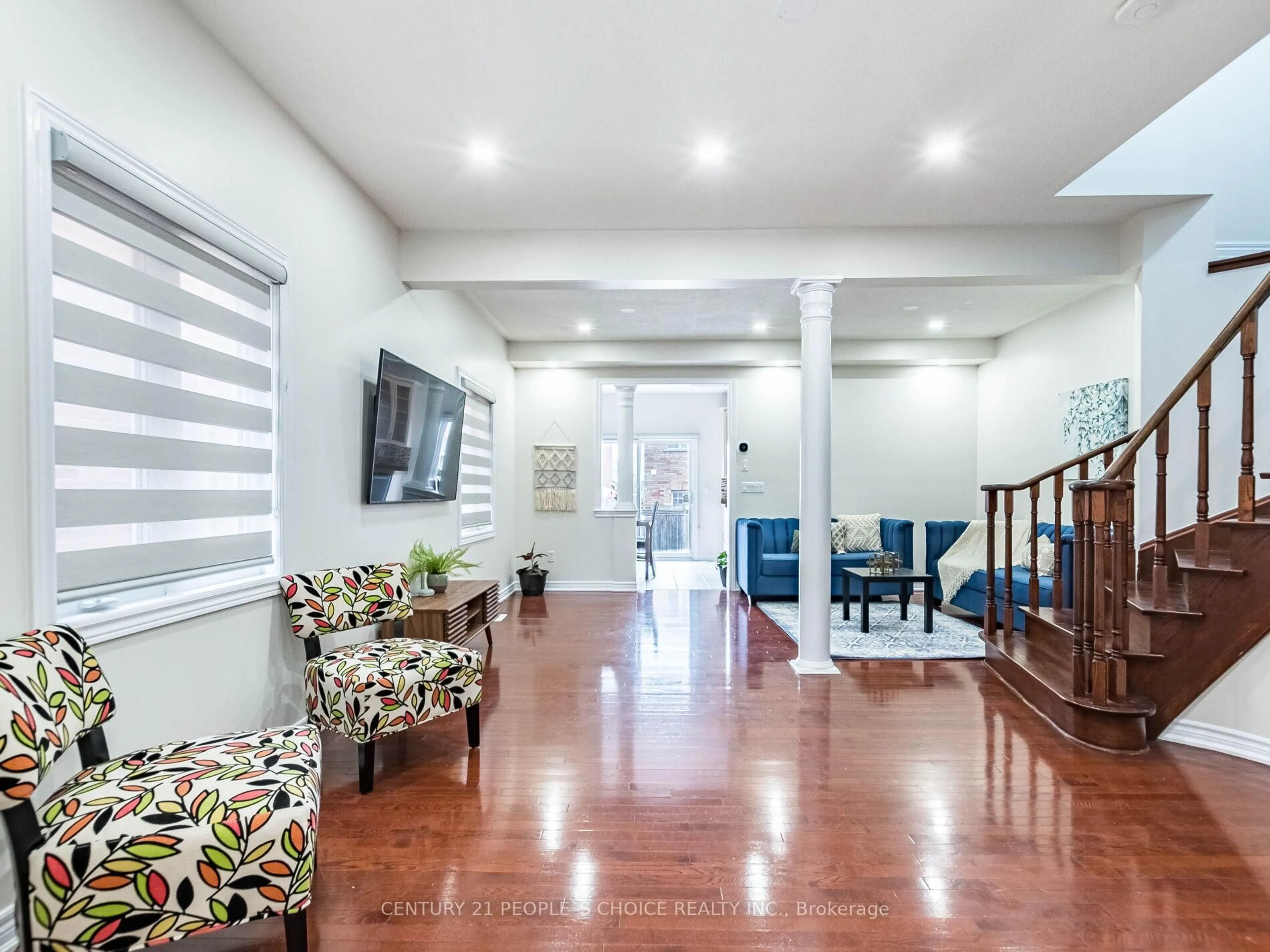Indoor foyer for 74 Crystalview Cres, Brampton Ontario L6P 2S3