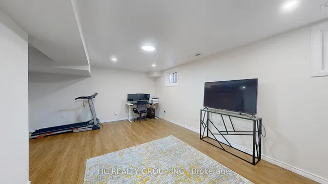 Additional property image - 1580 Lancaster Dr Unit 28