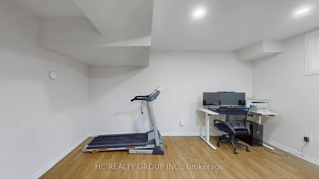 Additional property image - 1580 Lancaster Dr Unit 28