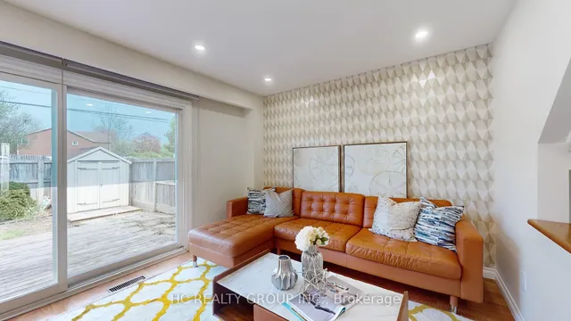 Additional property image - 1580 Lancaster Dr Unit 28