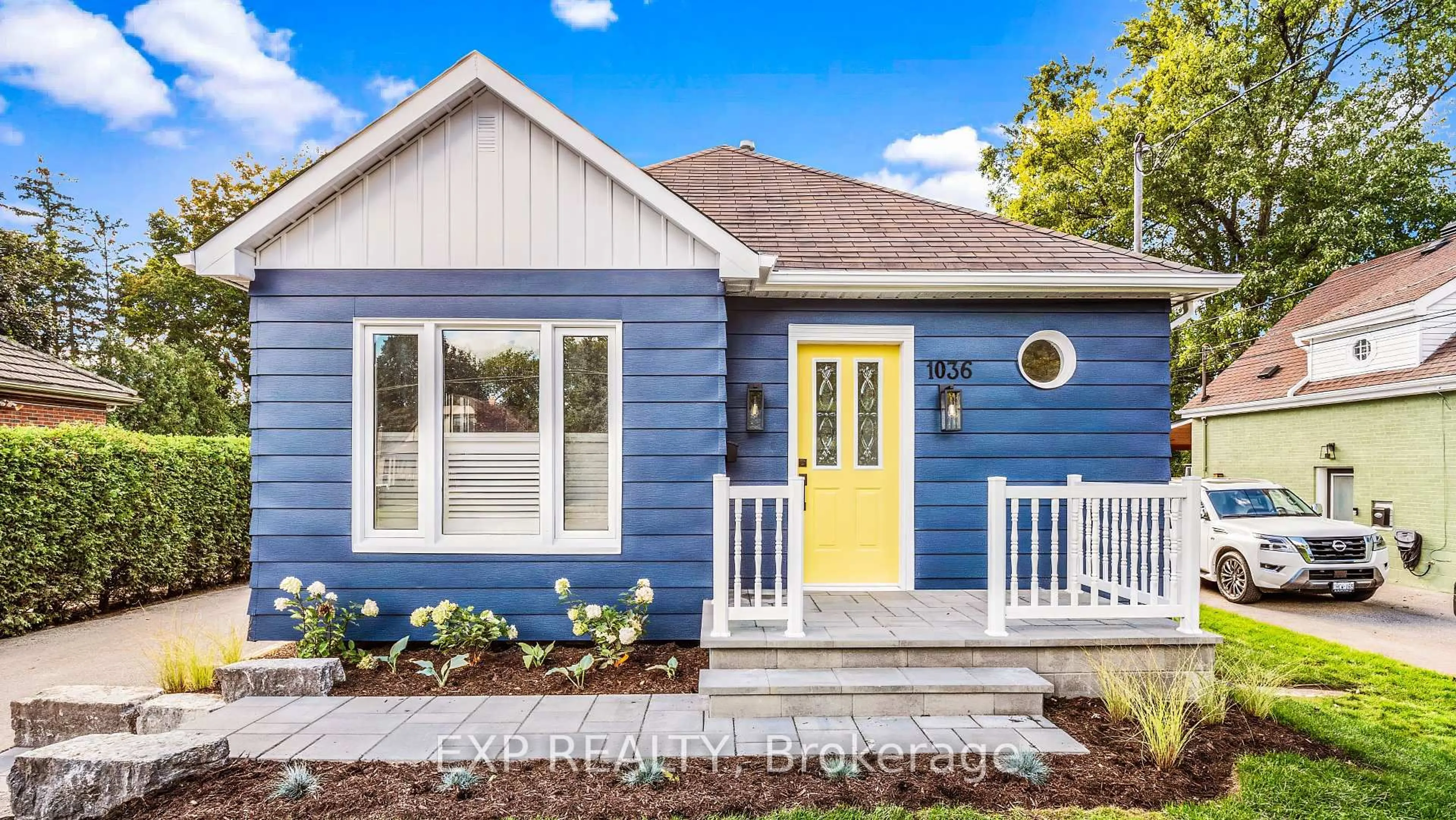Home with vinyl exterior material, street for 1036 Cedarwood Pl, Burlington Ontario L7T 3J3