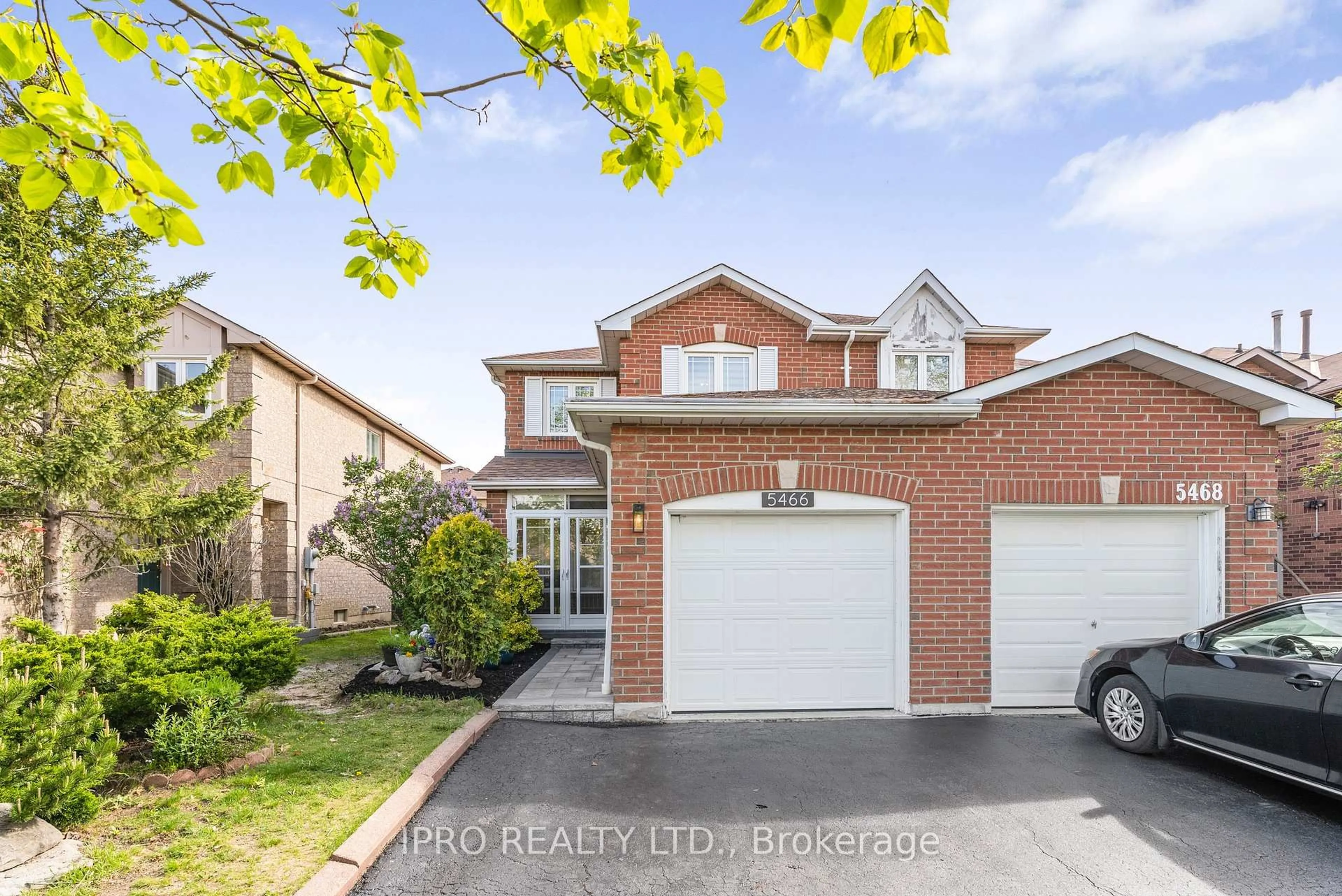 Home with brick exterior material, street for 5466 Bullrush Dr, Mississauga Ontario L5V 1Z1