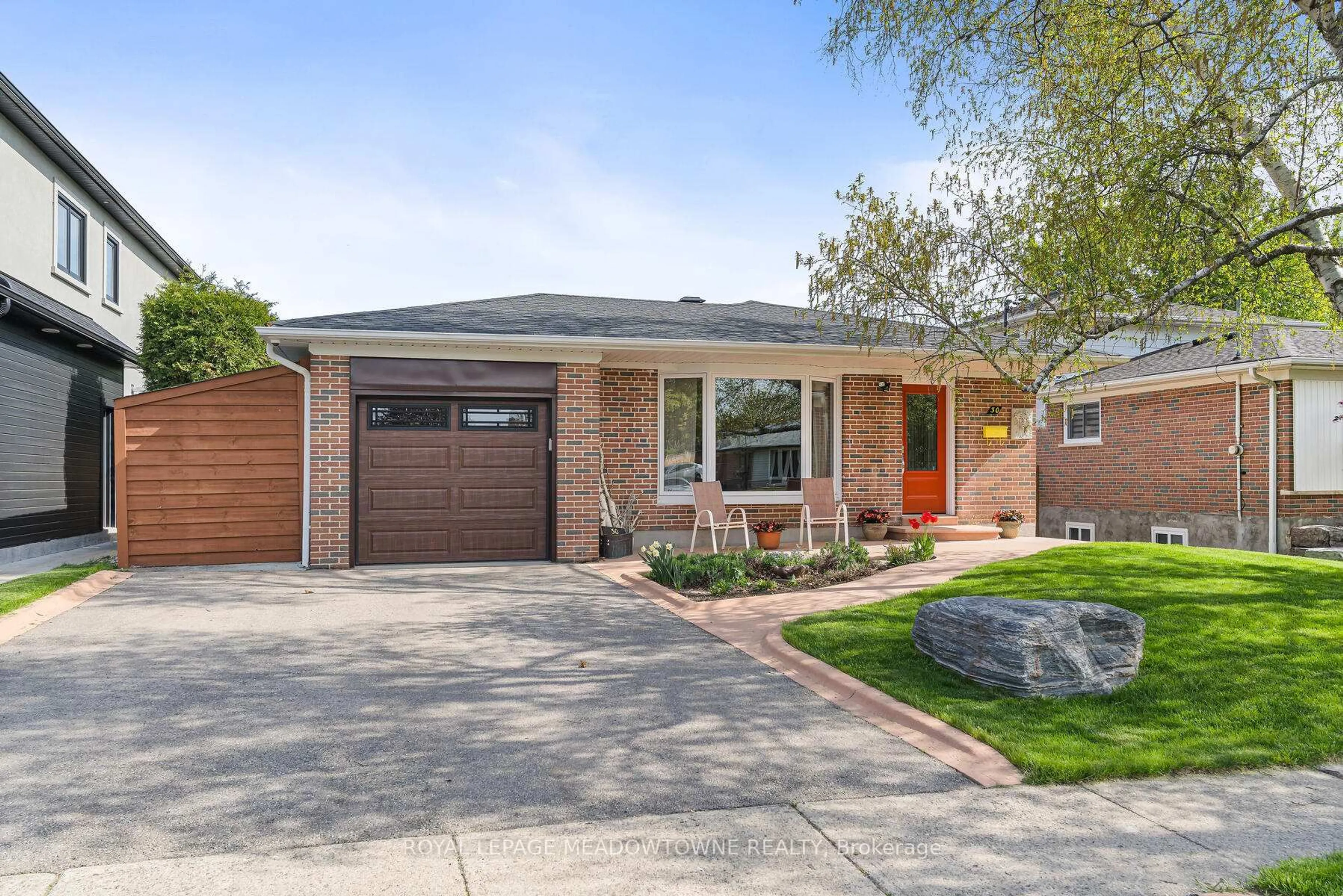 Home with brick exterior material, street for 30 Greystone Cres, Halton Hills Ontario L7G 1G9