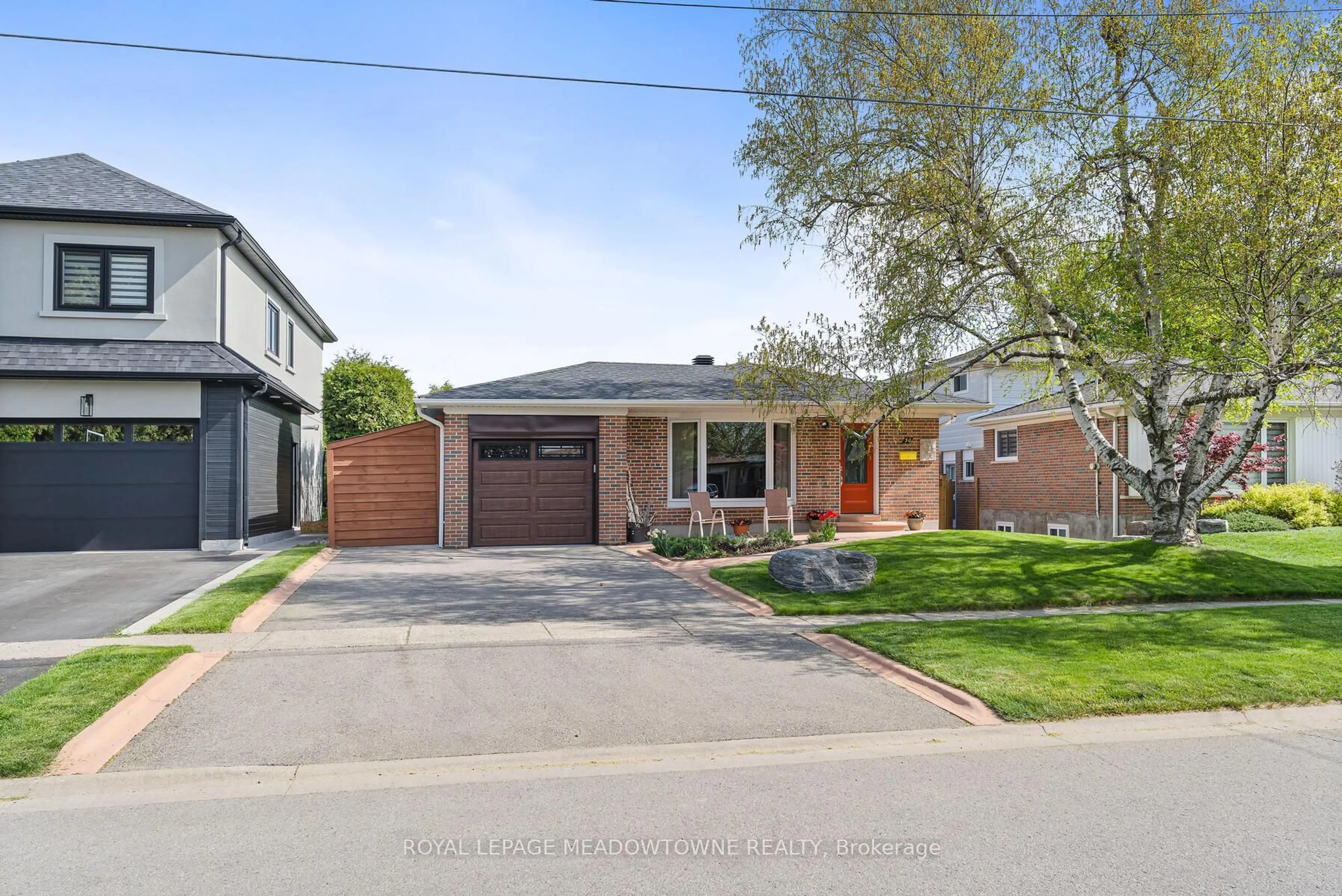 Home with brick exterior material, street for 30 Greystone Cres, Halton Hills Ontario L7G 1G9