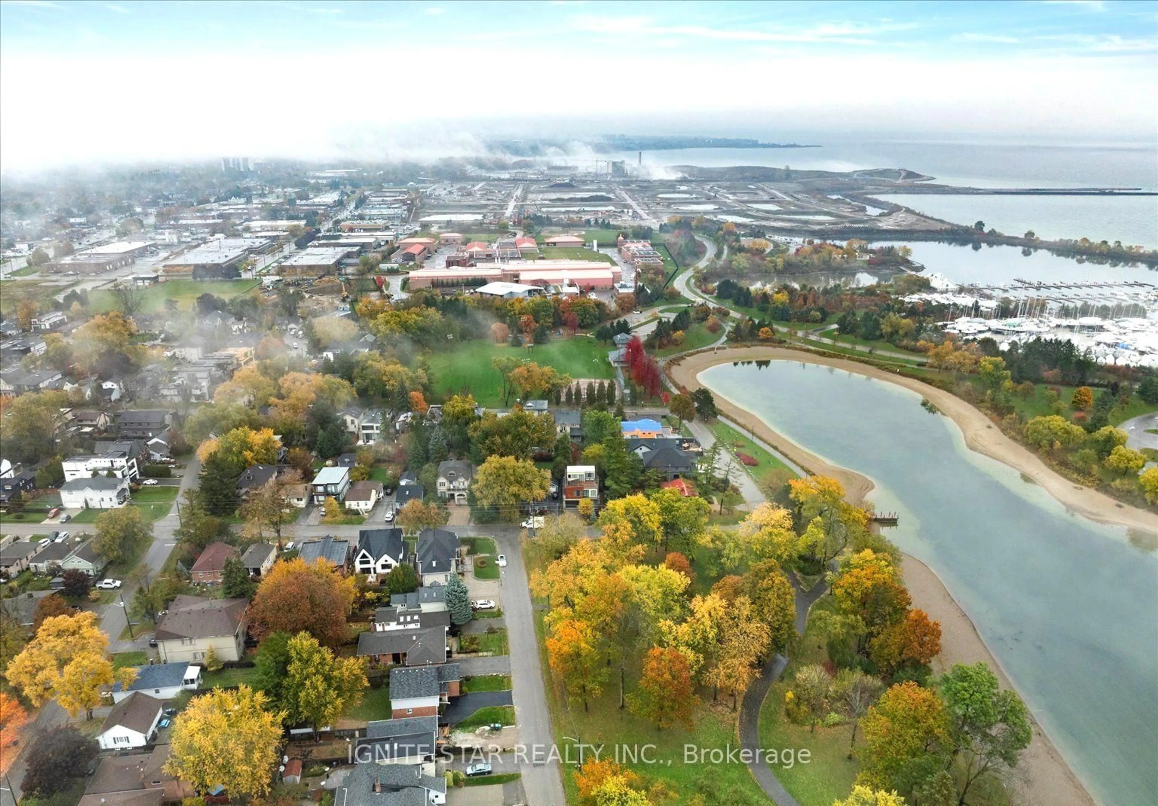 Blurry image for 609 Montbeck Cres, Mississauga Ontario L5G 1N9