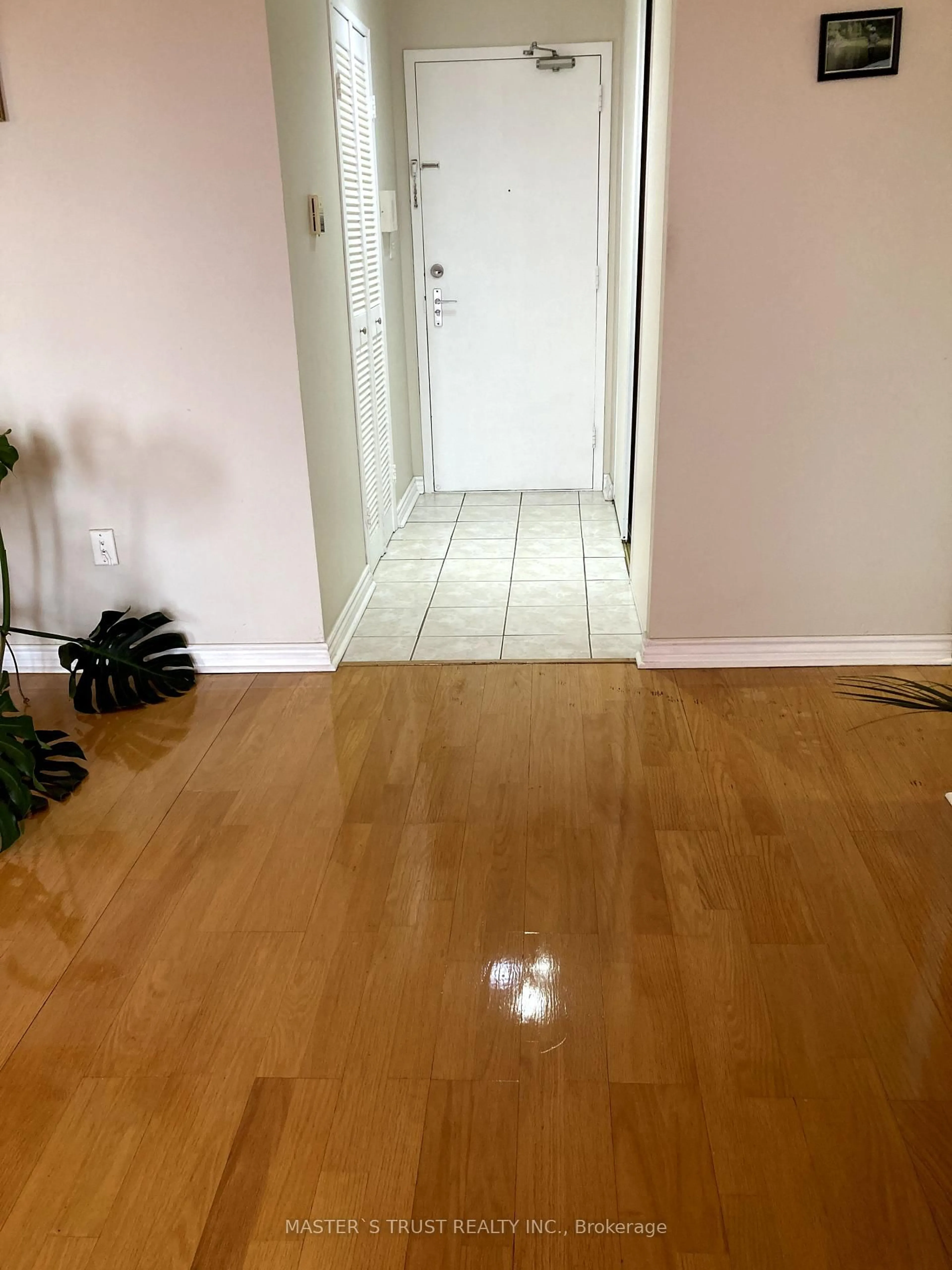 Indoor entryway for 335 Driftwood Ave #707, Toronto Ontario M3N 2P3
