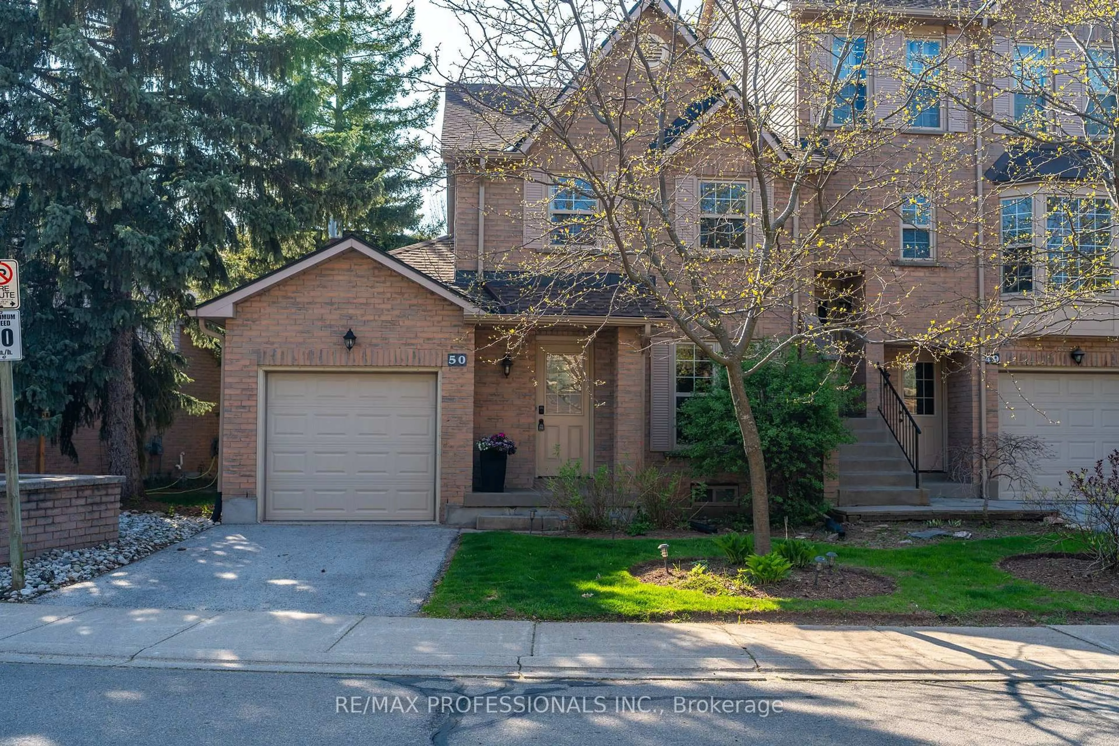 Home with brick exterior material, street for 2272 Mowat Ave #50, Oakville Ontario L6H 5L8
