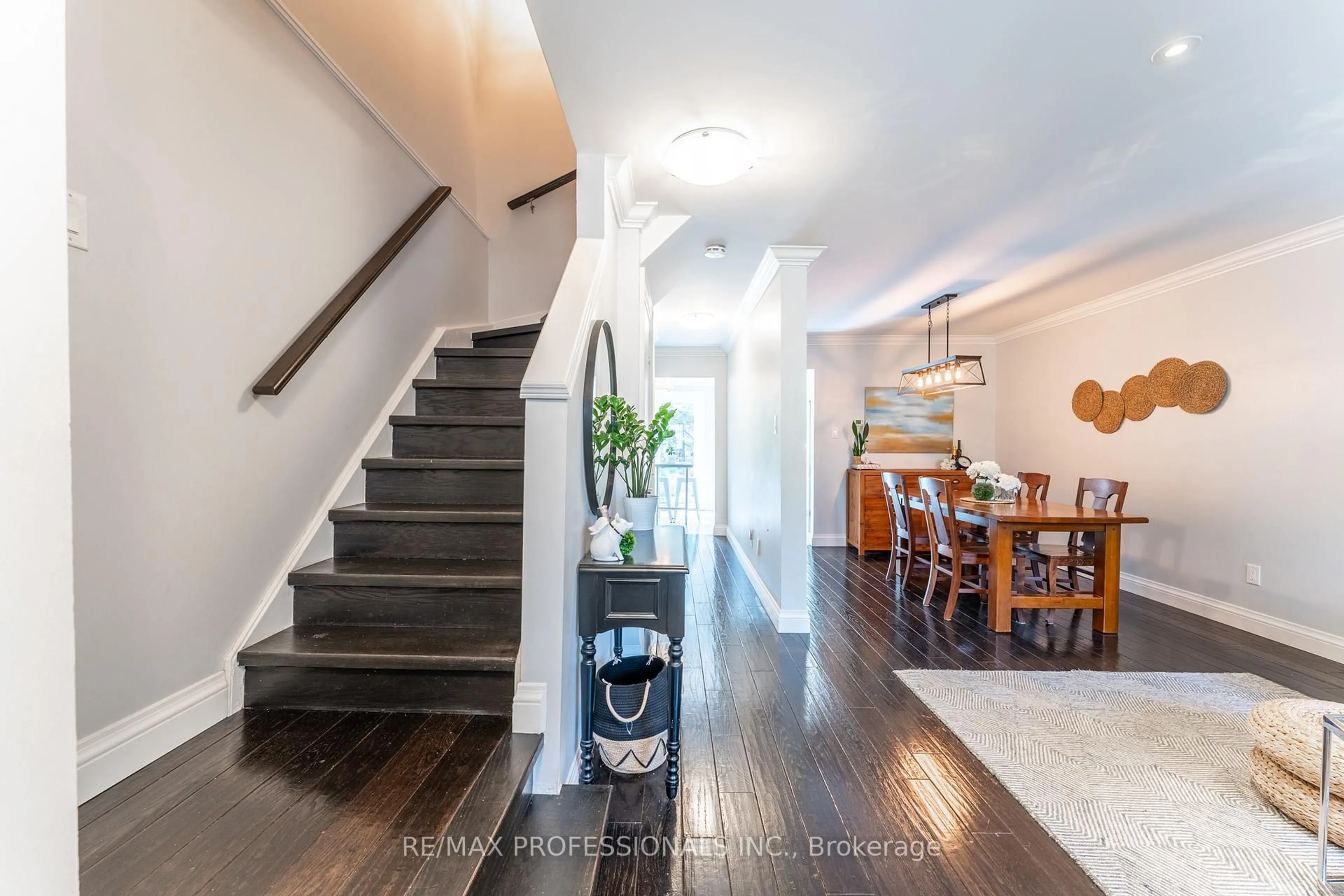 Indoor entryway for 2272 Mowat Ave #50, Oakville Ontario L6H 5L8