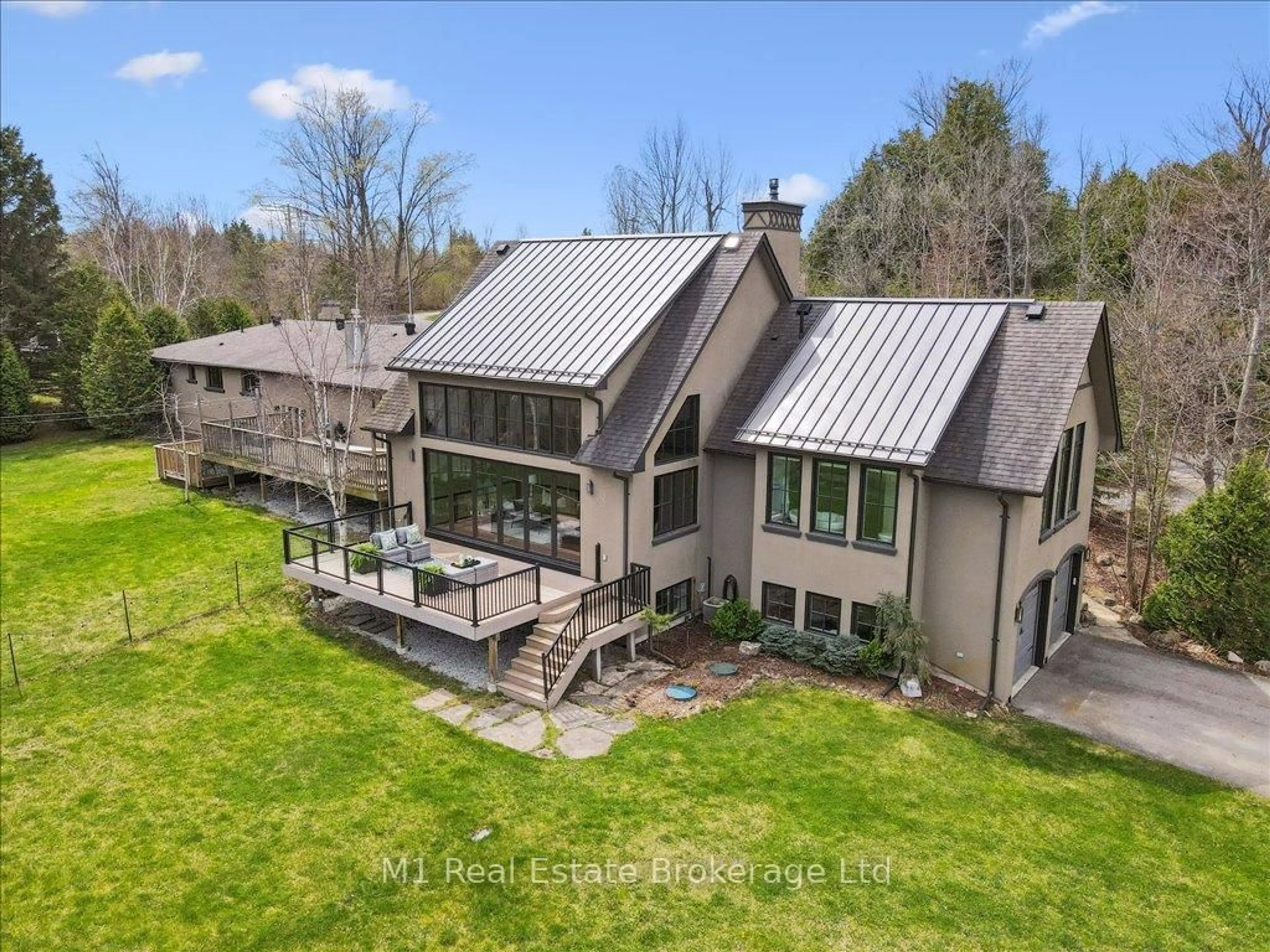 A pic from outside/outdoor area/front of a property/back of a property/a pic from drone, unknown for 13569 Dublin Line, Halton Hills Ontario L7J 2L7