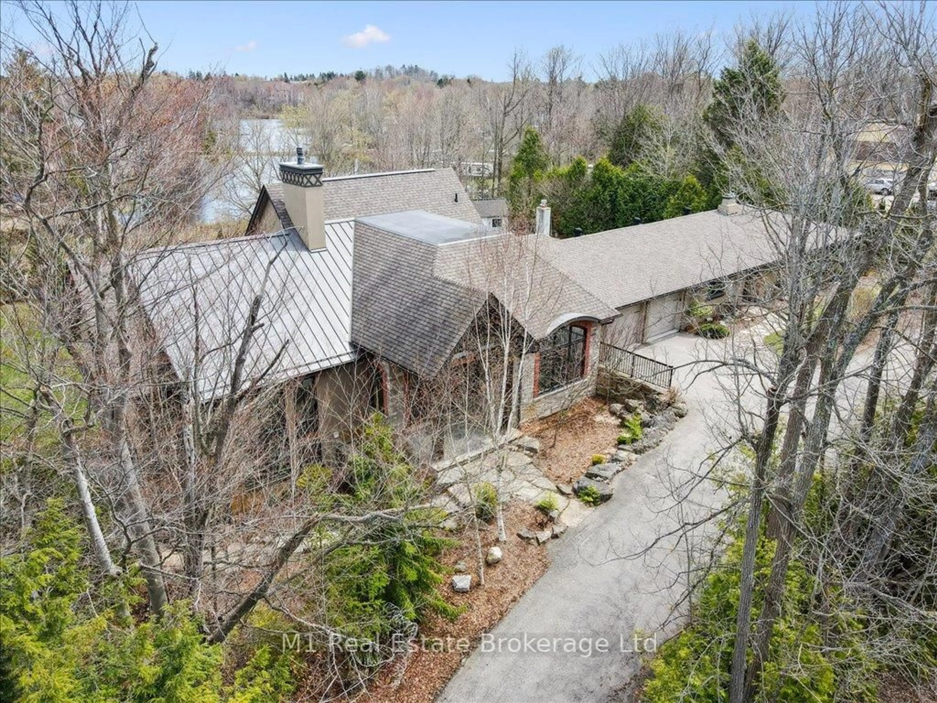 A pic from outside/outdoor area/front of a property/back of a property/a pic from drone, unknown for 13569 Dublin Line, Halton Hills Ontario L7J 2L7