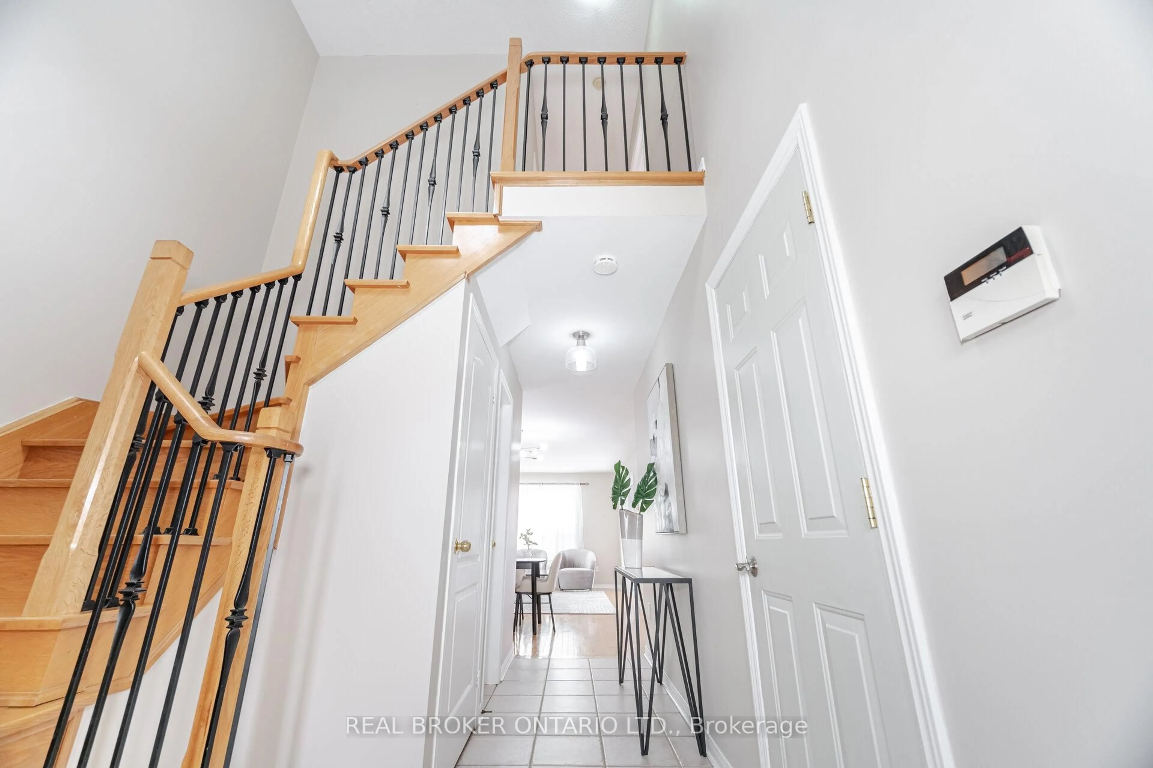Indoor entryway for 50 Irene Cres, Brampton Ontario L7A 3E9