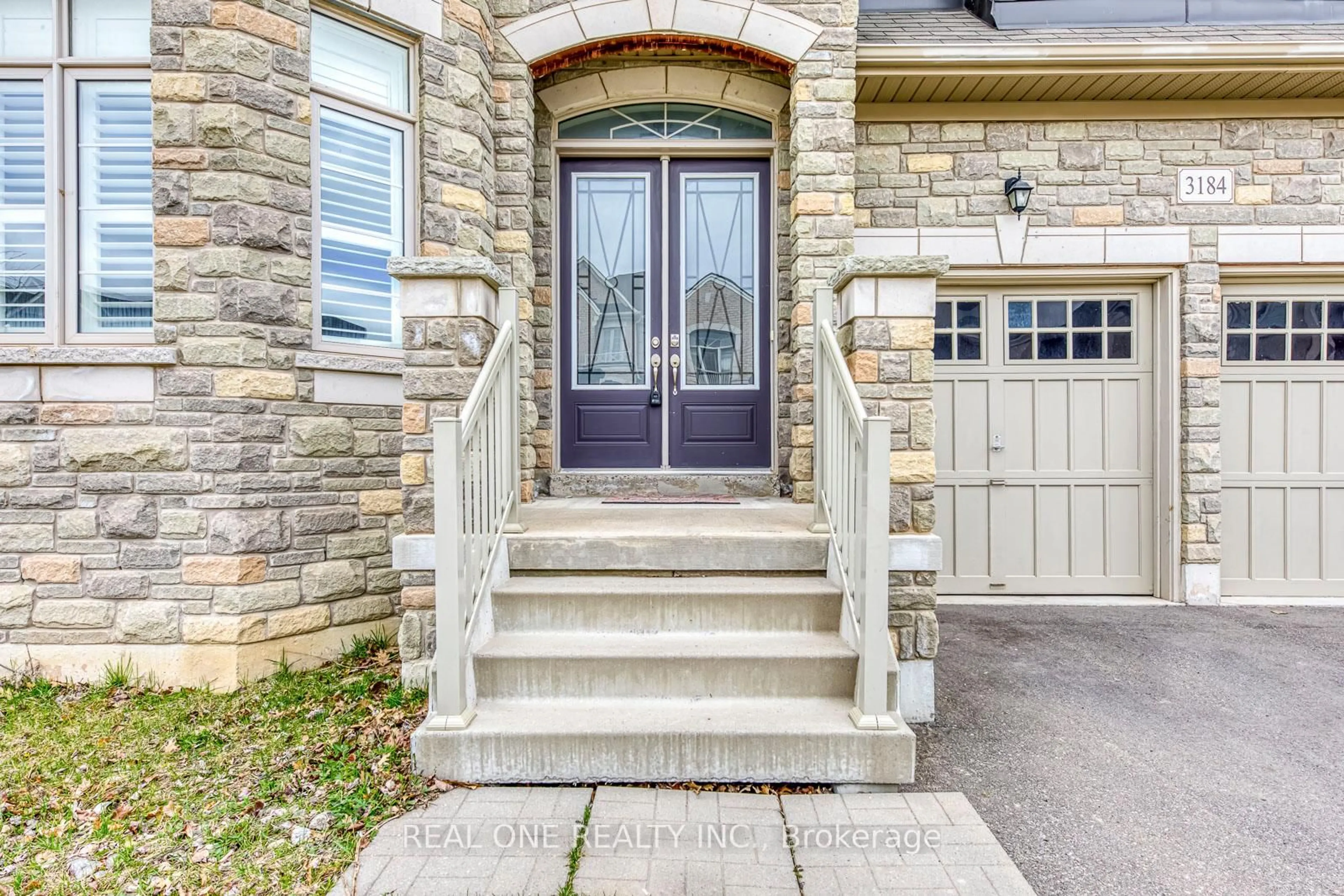 Indoor entryway for 3184 William Rose Way, Oakville Ontario L6H 7H5