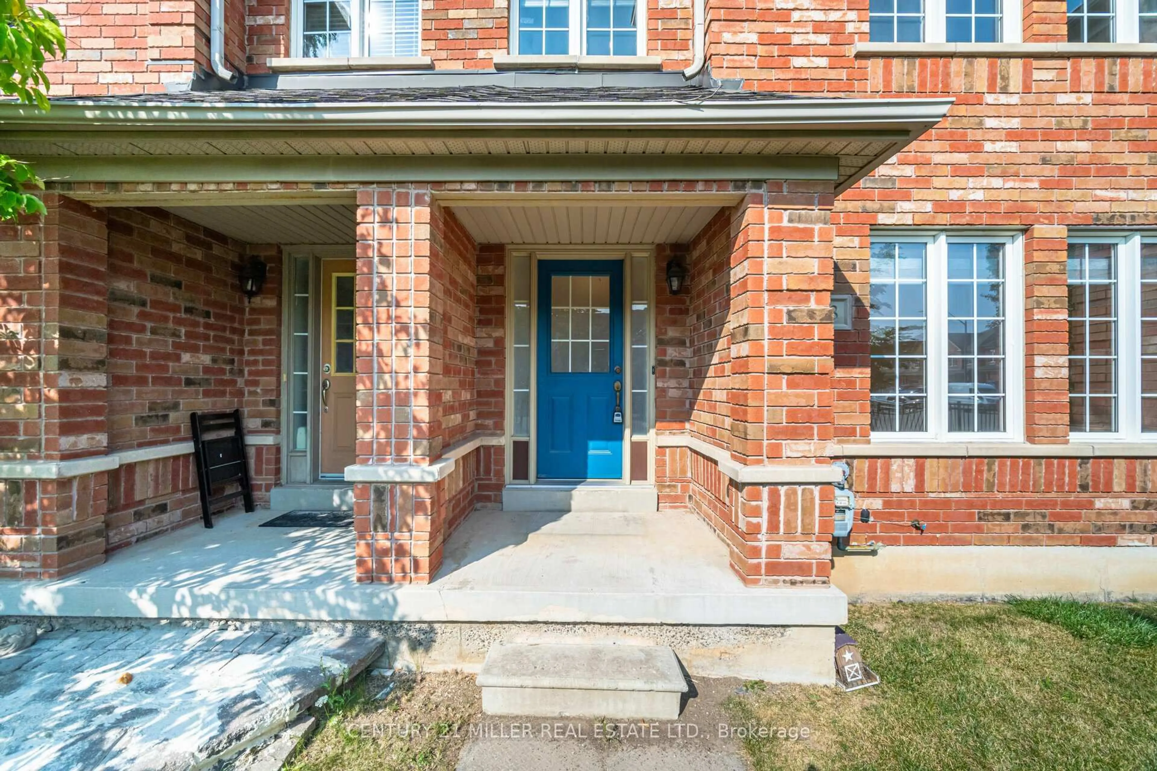 Home with brick exterior material, street for 5953 Tenth Line, Mississauga Ontario L5M 6K7