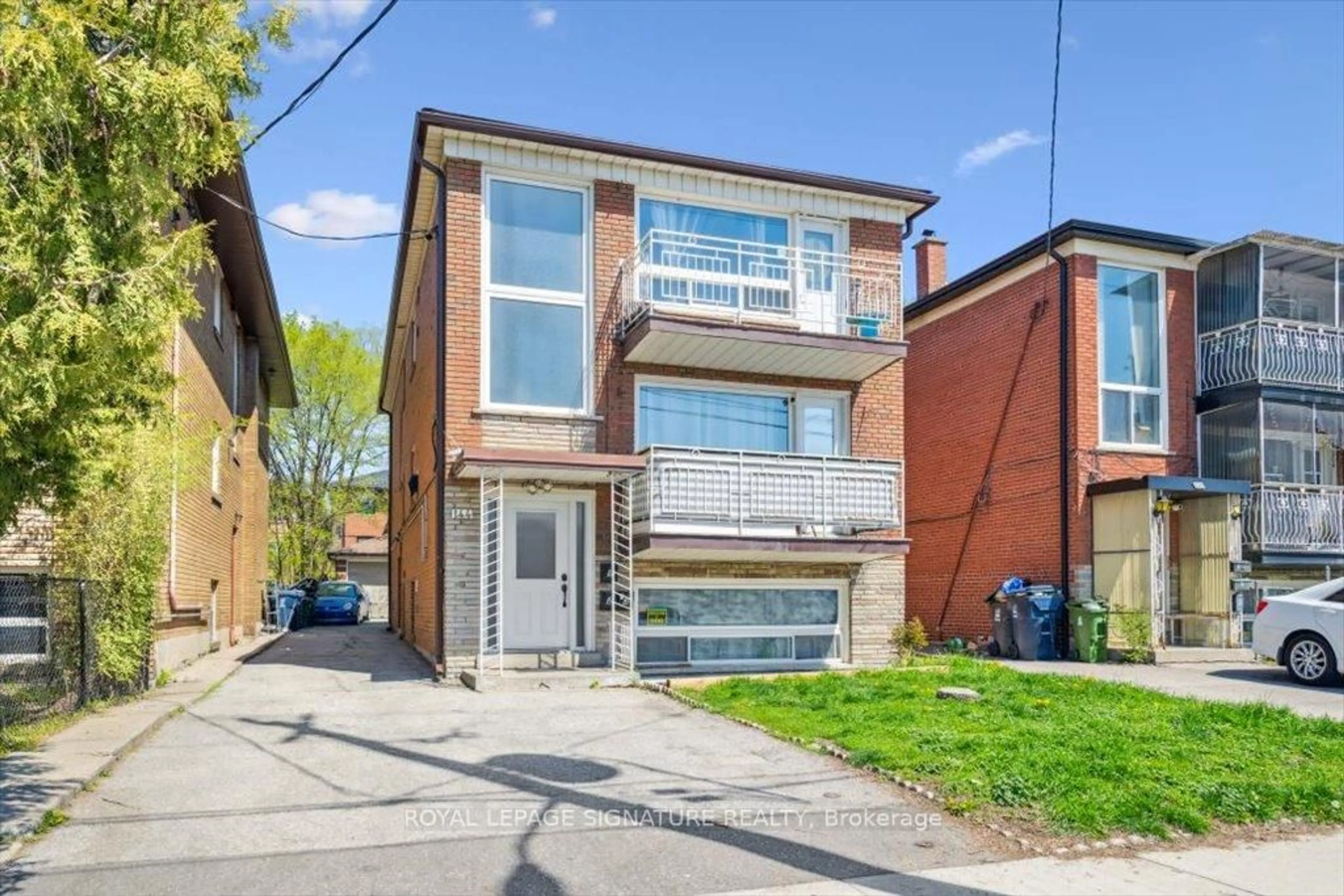 Home with brick exterior material, street for 144 Portland St, Toronto Ontario M8Y 1B2