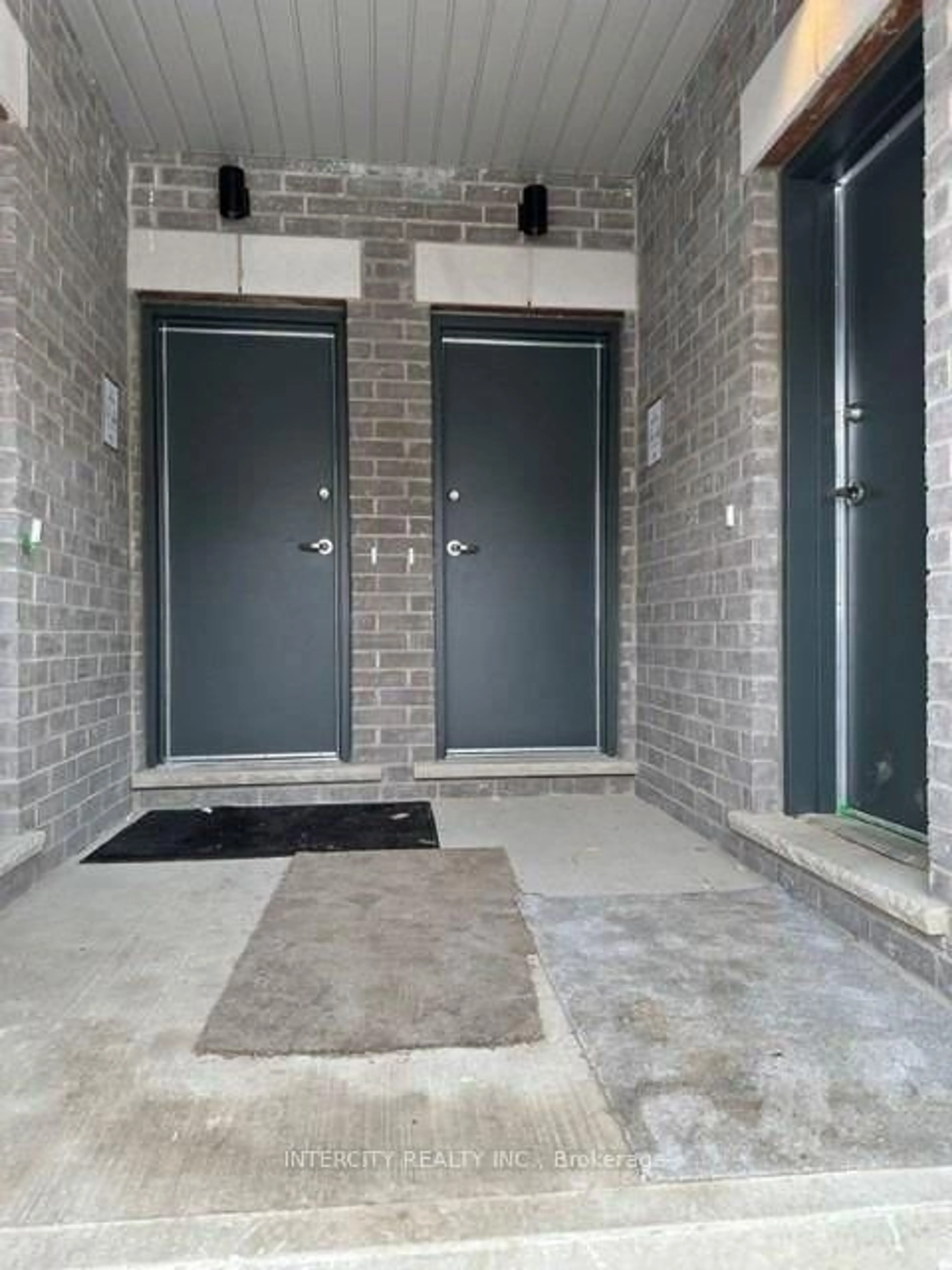 Indoor entryway for 50 Halliford Pl #62, Brampton Ontario L6P 0M7