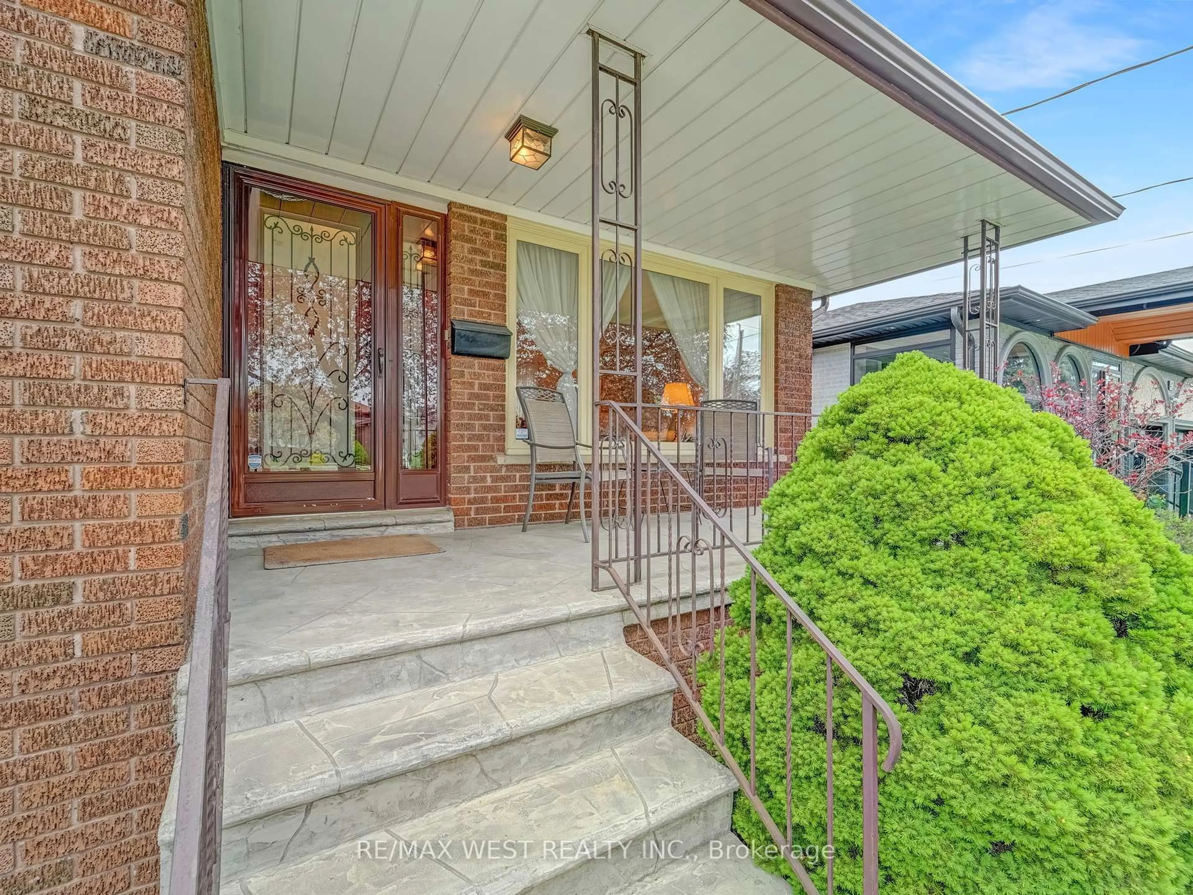 Unknown for 40 Windsor Rd, Toronto Ontario M9R 3G4