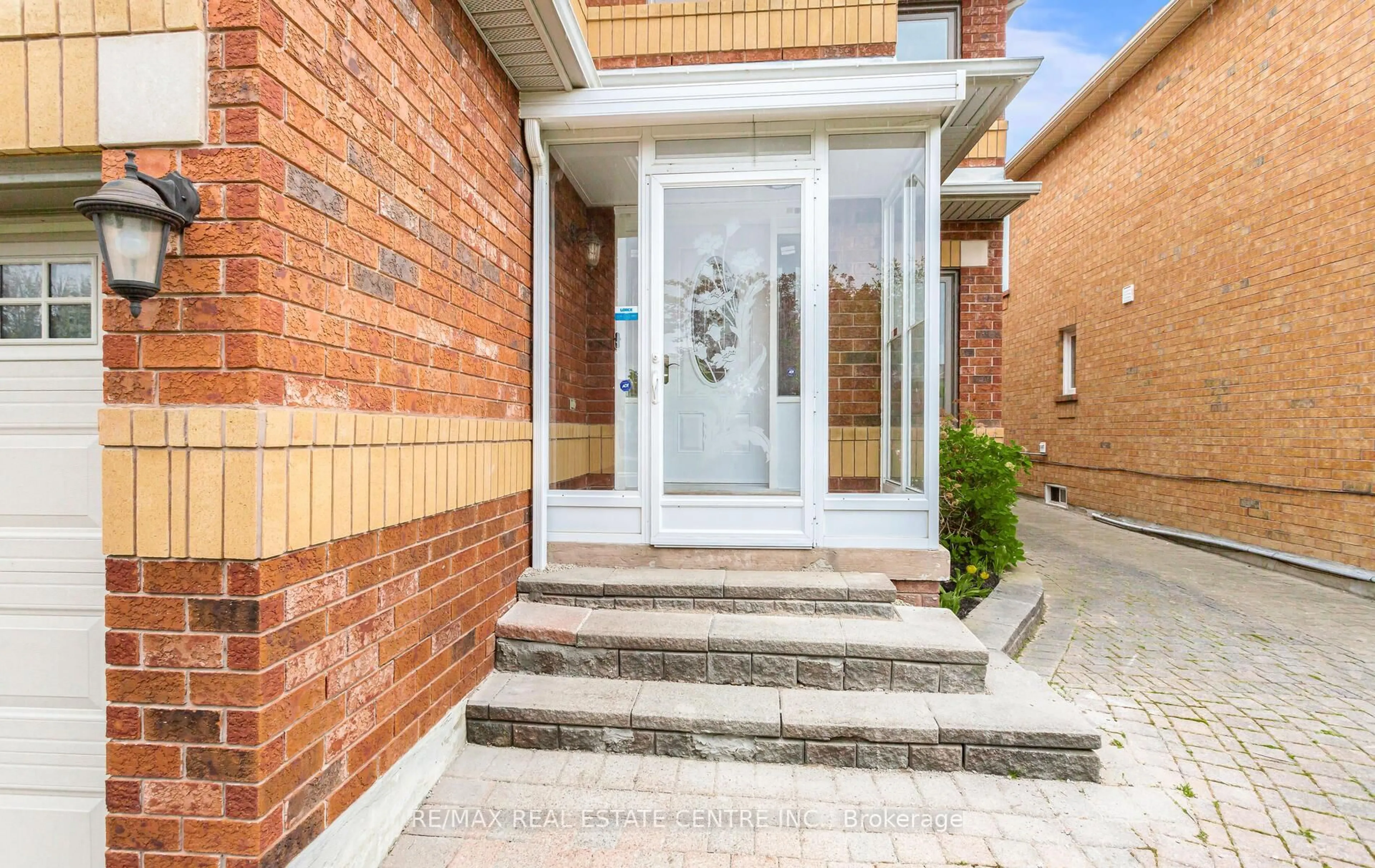 Unknown for 1731 Riverbrook Cres, Mississauga Ontario L5M 6A1
