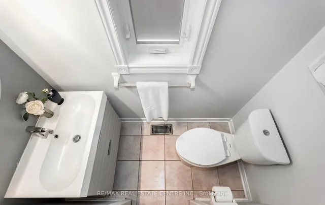 Additional property image - 1731 Riverbrook Cres