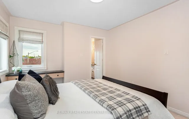 Additional property image - 1731 Riverbrook Cres