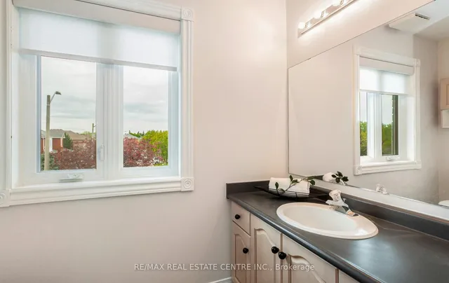 Additional property image - 1731 Riverbrook Cres