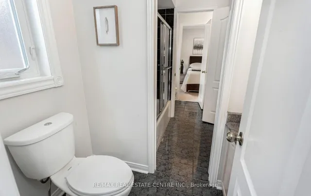 Additional property image - 1731 Riverbrook Cres