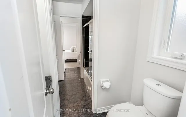 Additional property image - 1731 Riverbrook Cres
