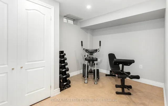 Additional property image - 1731 Riverbrook Cres