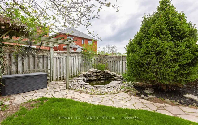 Additional property image - 1731 Riverbrook Cres