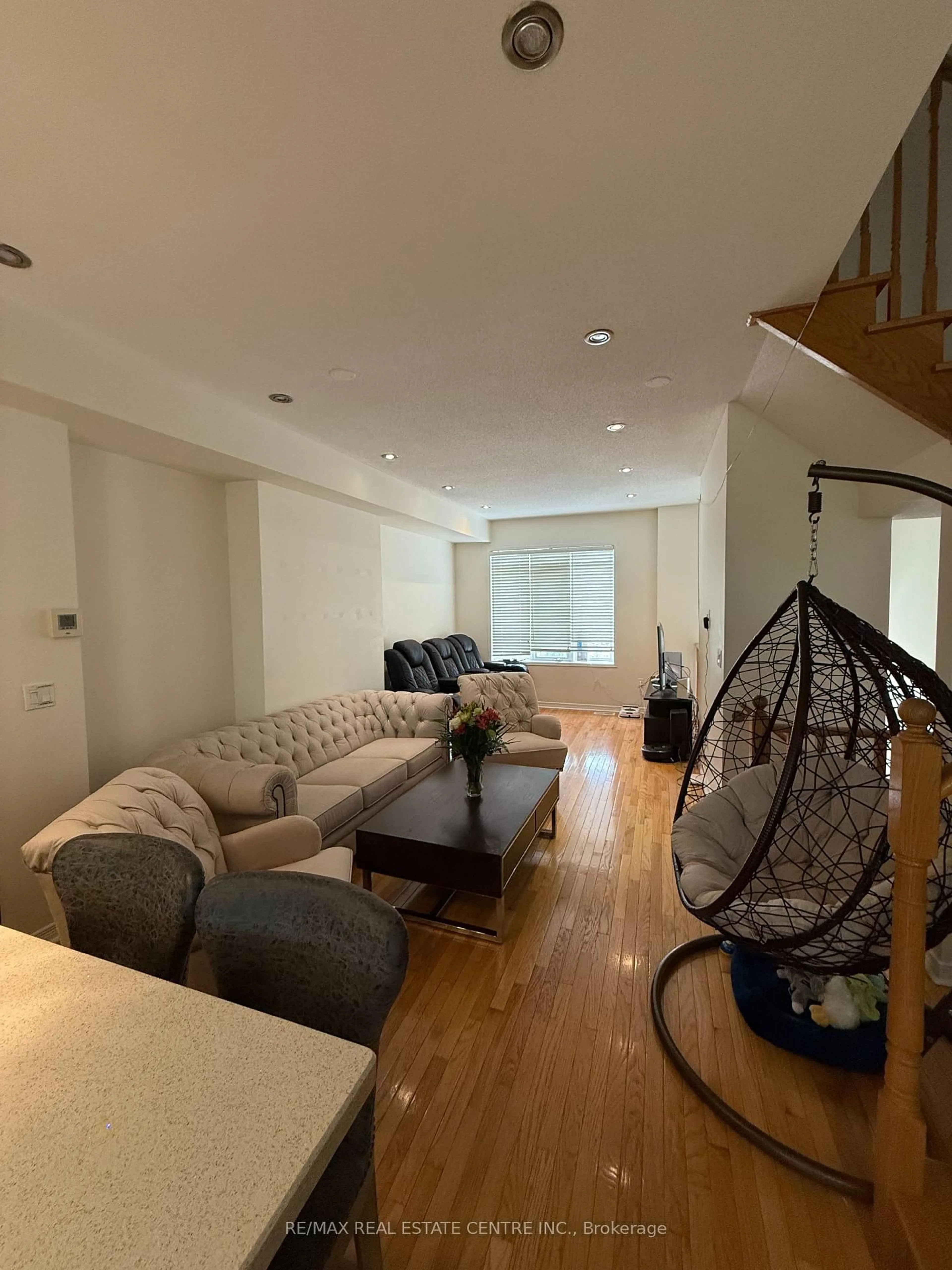 Living room with furniture, unknown for 3211 Joel Kerbel Pl, Mississauga Ontario L4Y 0B1