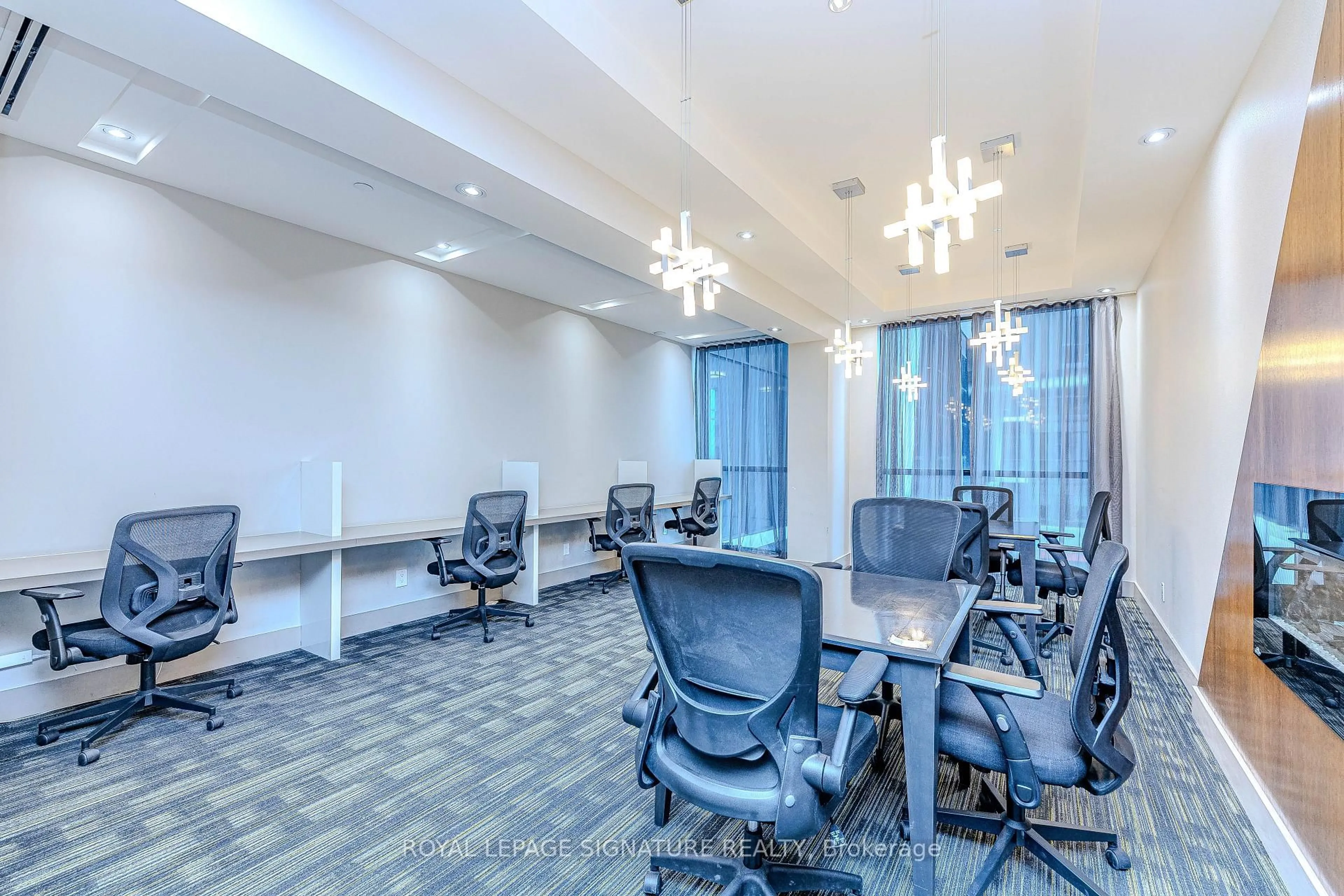 A pic of a room for 55 Eglinton Ave #408, Mississauga Ontario L5R 0E4