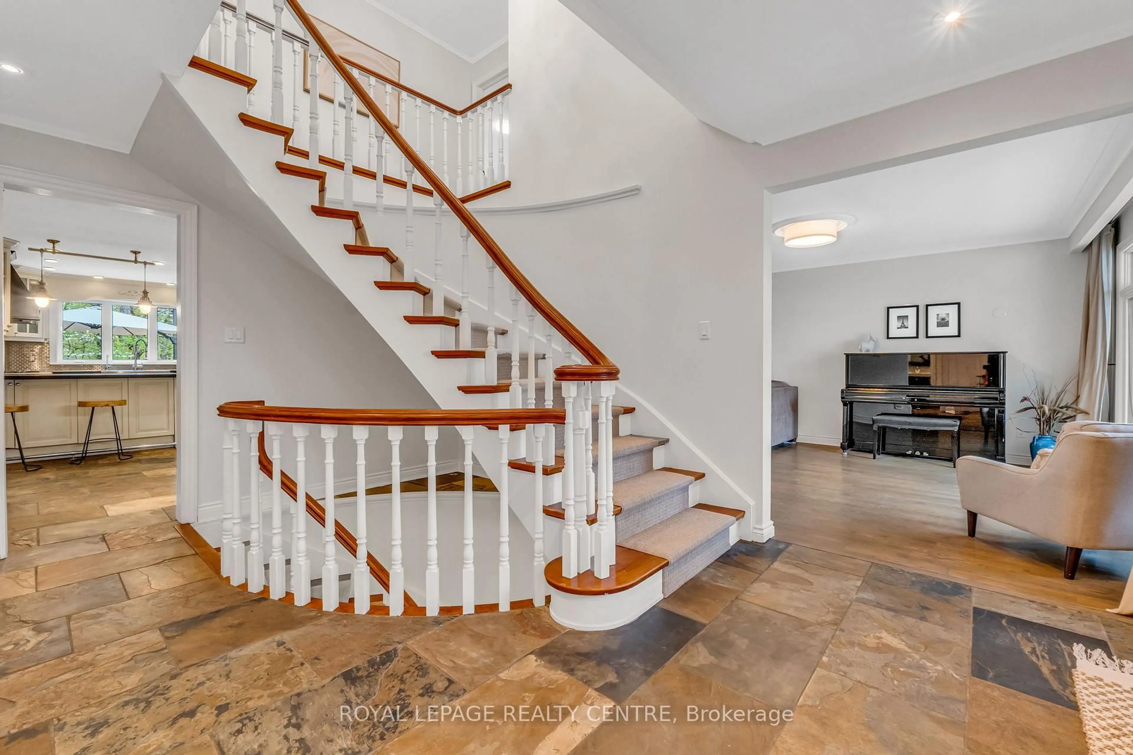 Unknown for 1593 Glenburnie Rd, Mississauga Ontario L5G 3C9